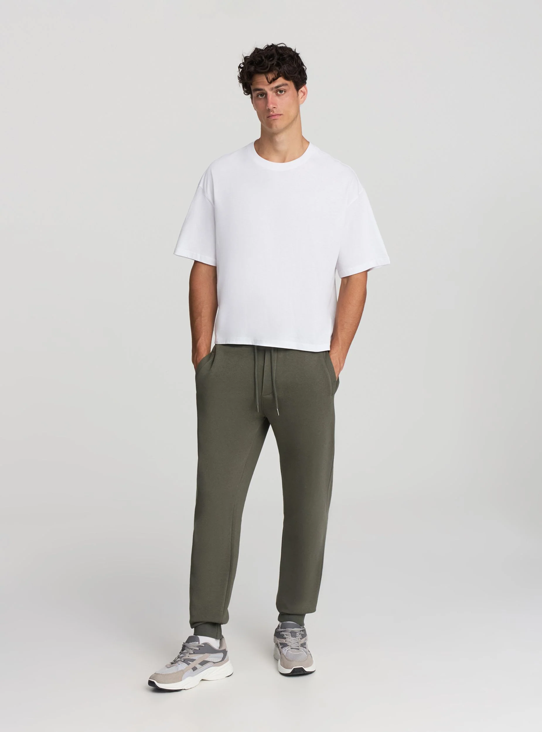 Pantaloni tuta con coulisse tinta unita