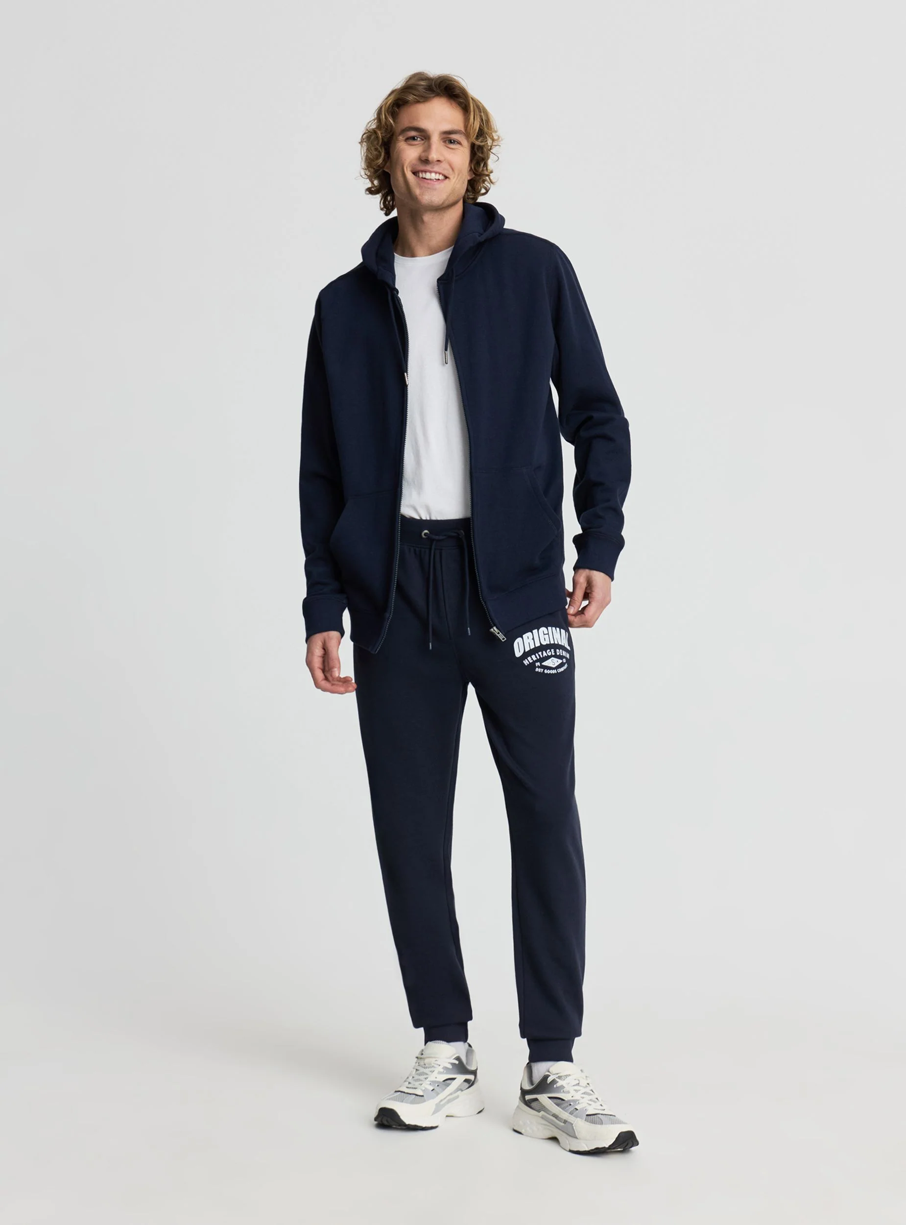Pantaloni tuta con scritta e coulisse - Image 4