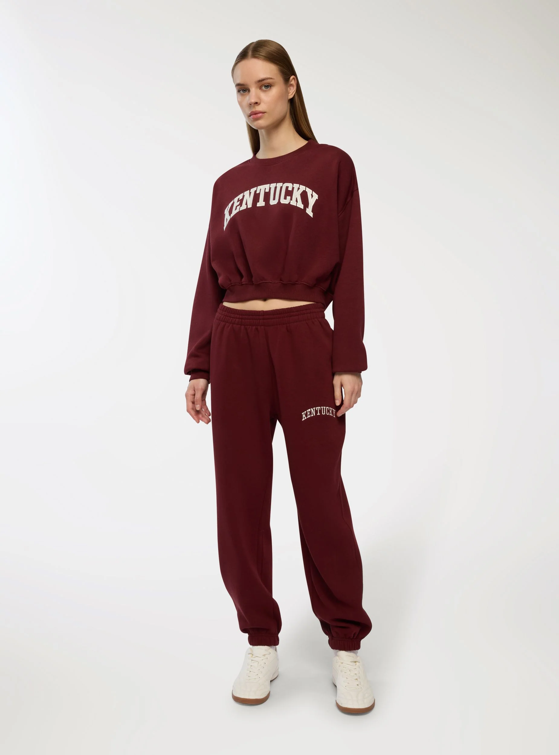 Pantaloni tuta con scritta ricamata - Image 4