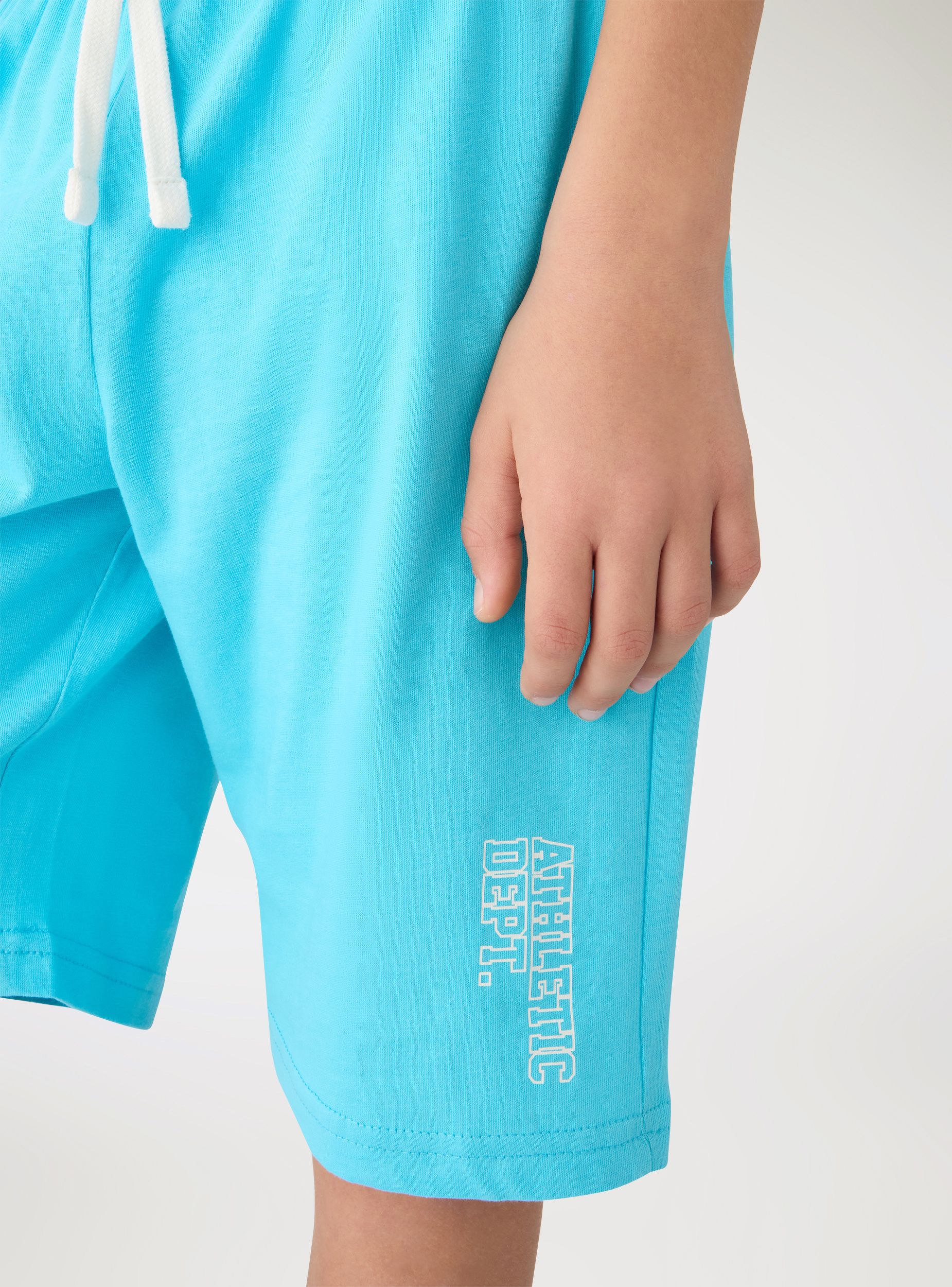 Pantaloni tuta corti con stampa lettering - Image 4
