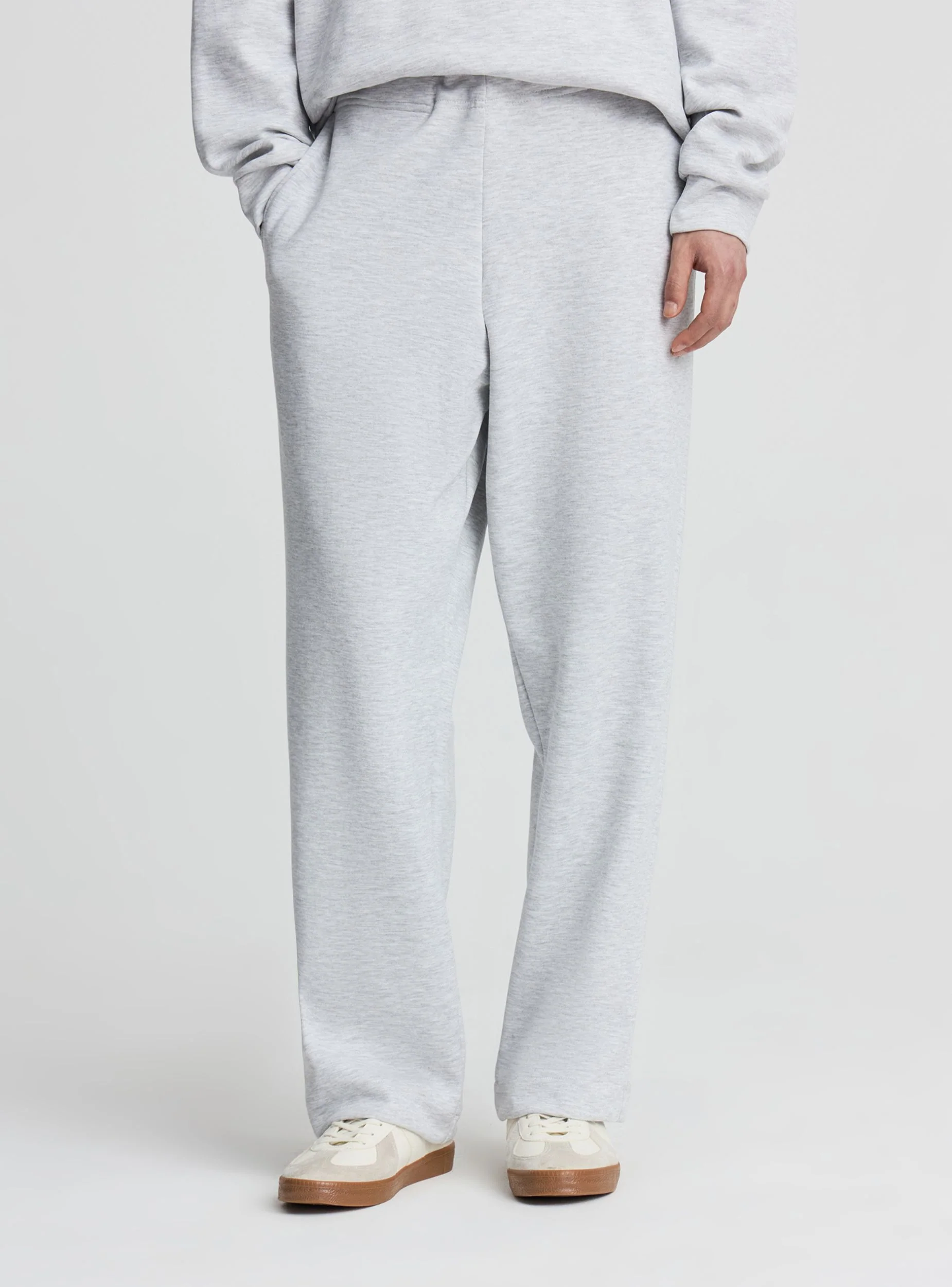 Pantaloni tuta elegante a tinta unita - Image 4