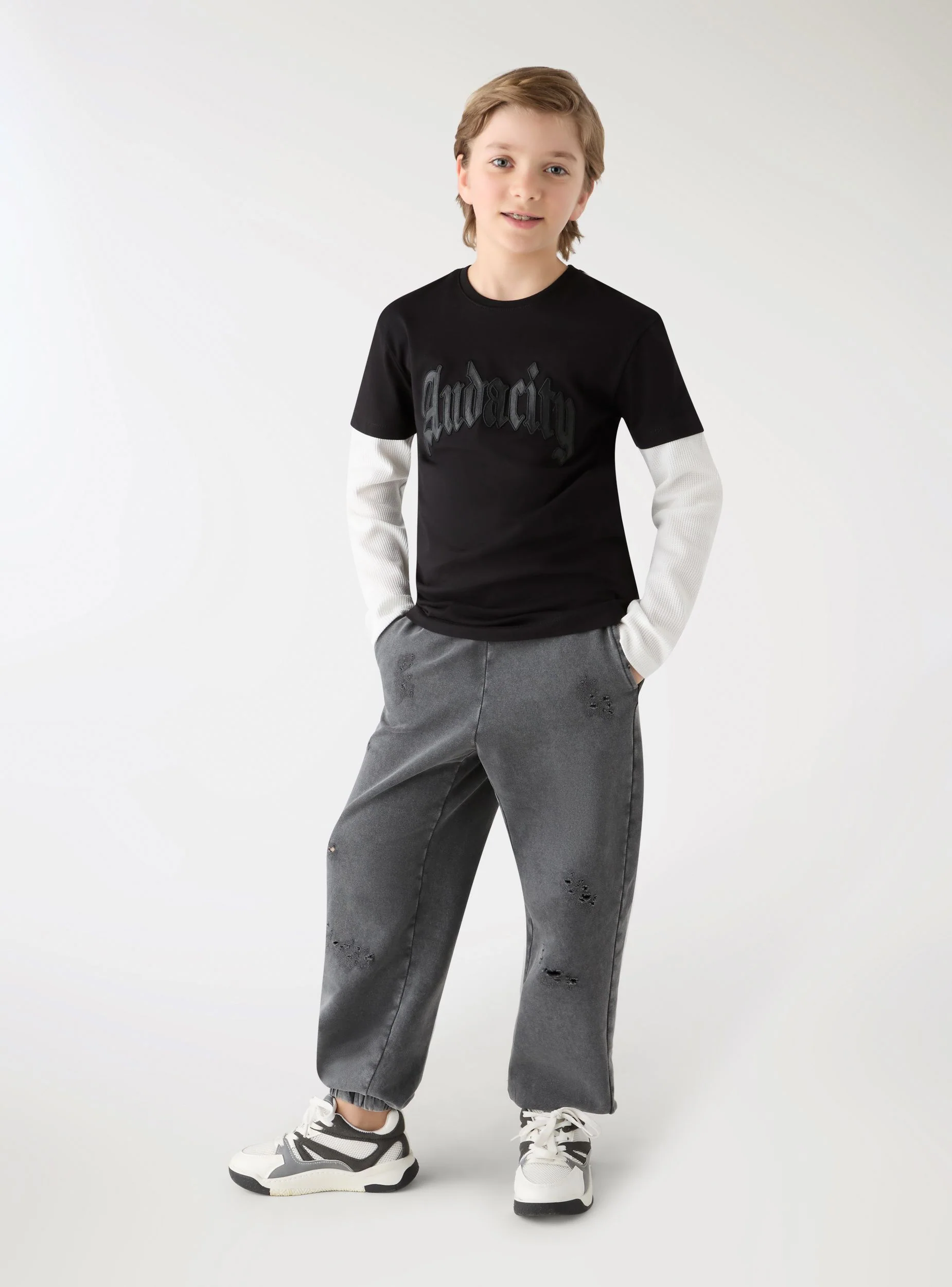 Pantaloni tuta jogger con strappi - Image 2