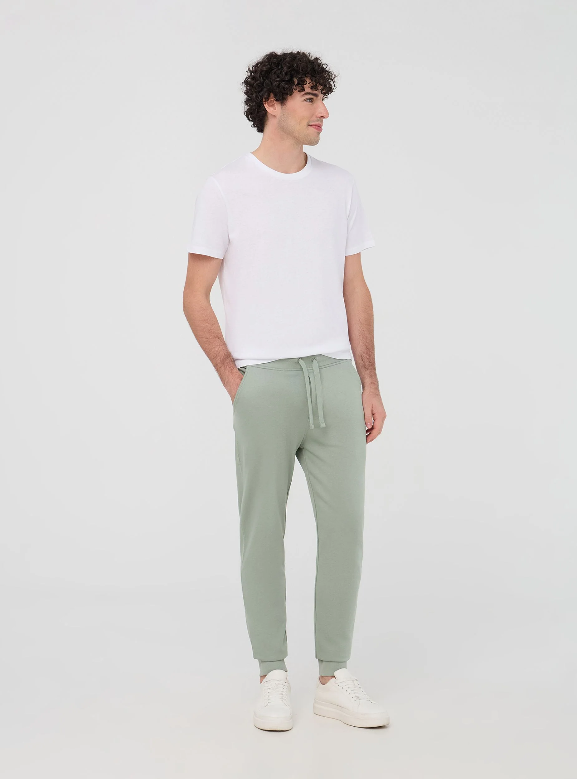 Pantaloni tuta leggeri con coulisse e tasche - Image 2