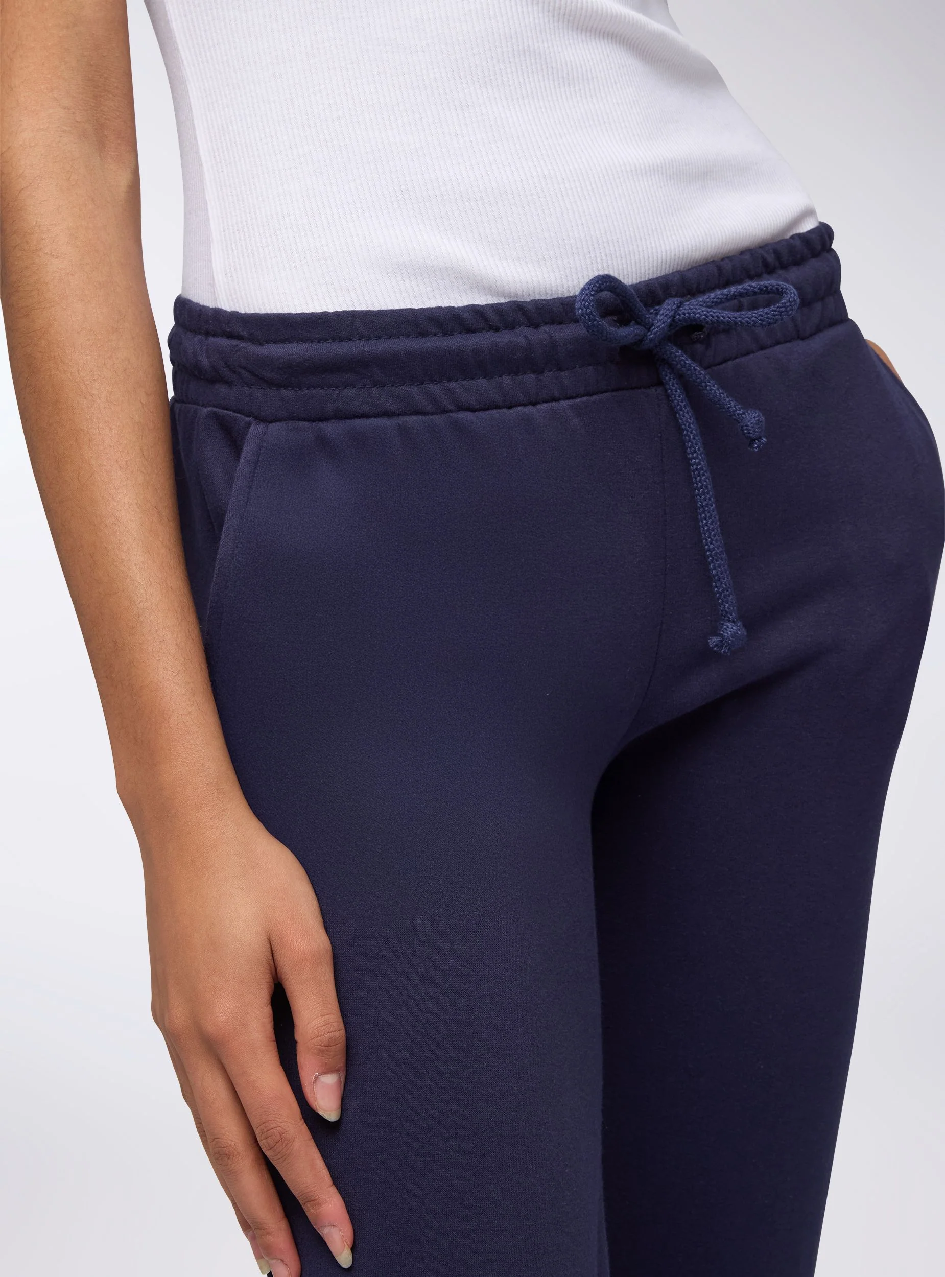 Pantaloni tuta pinocchietto con coulisse - Image 4