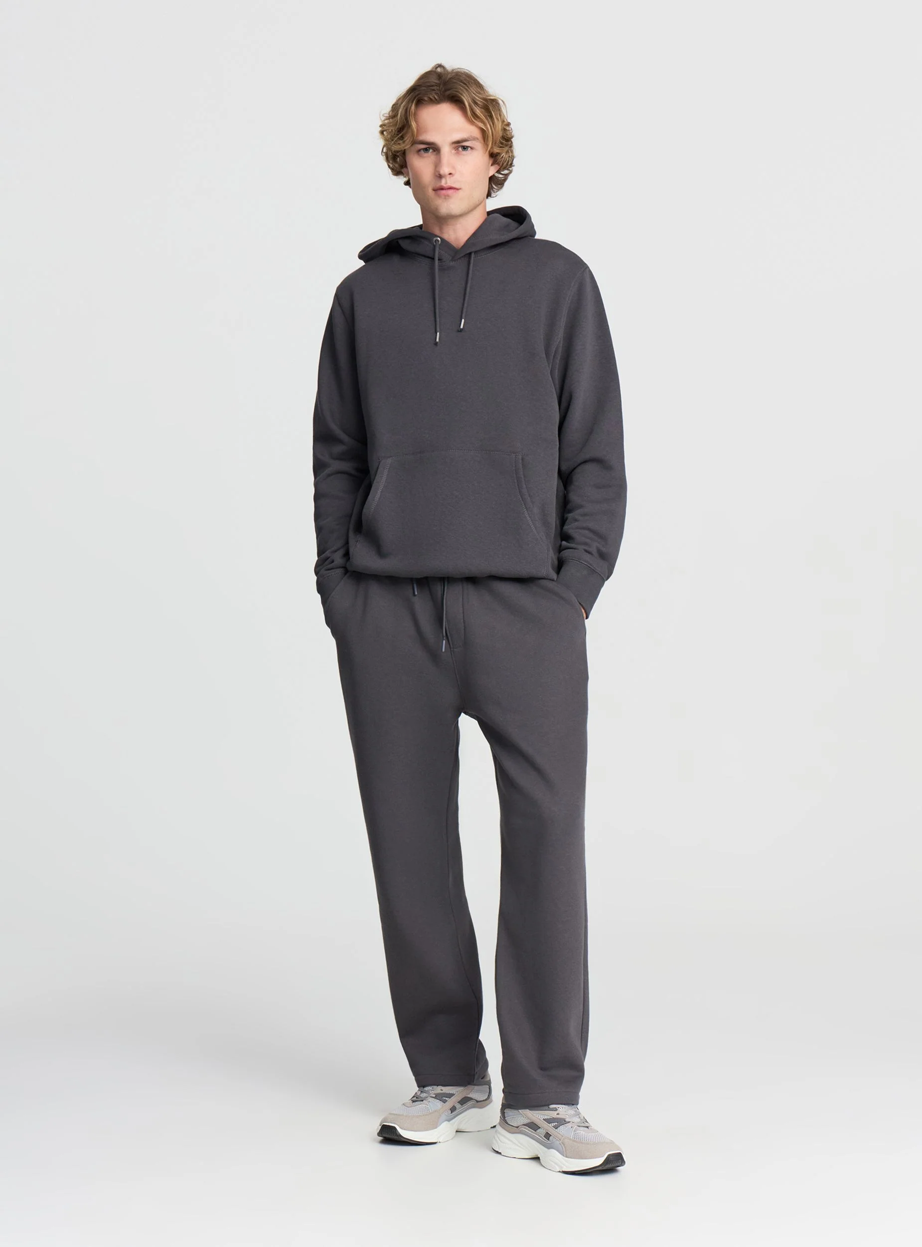 Pantaloni tuta relaxed con coulisse - Image 3