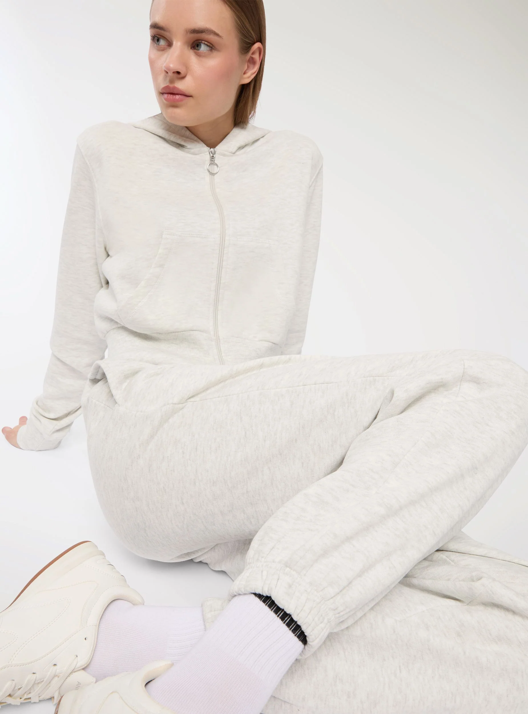 Pantaloni tuta vita alta con polsini - Image 4