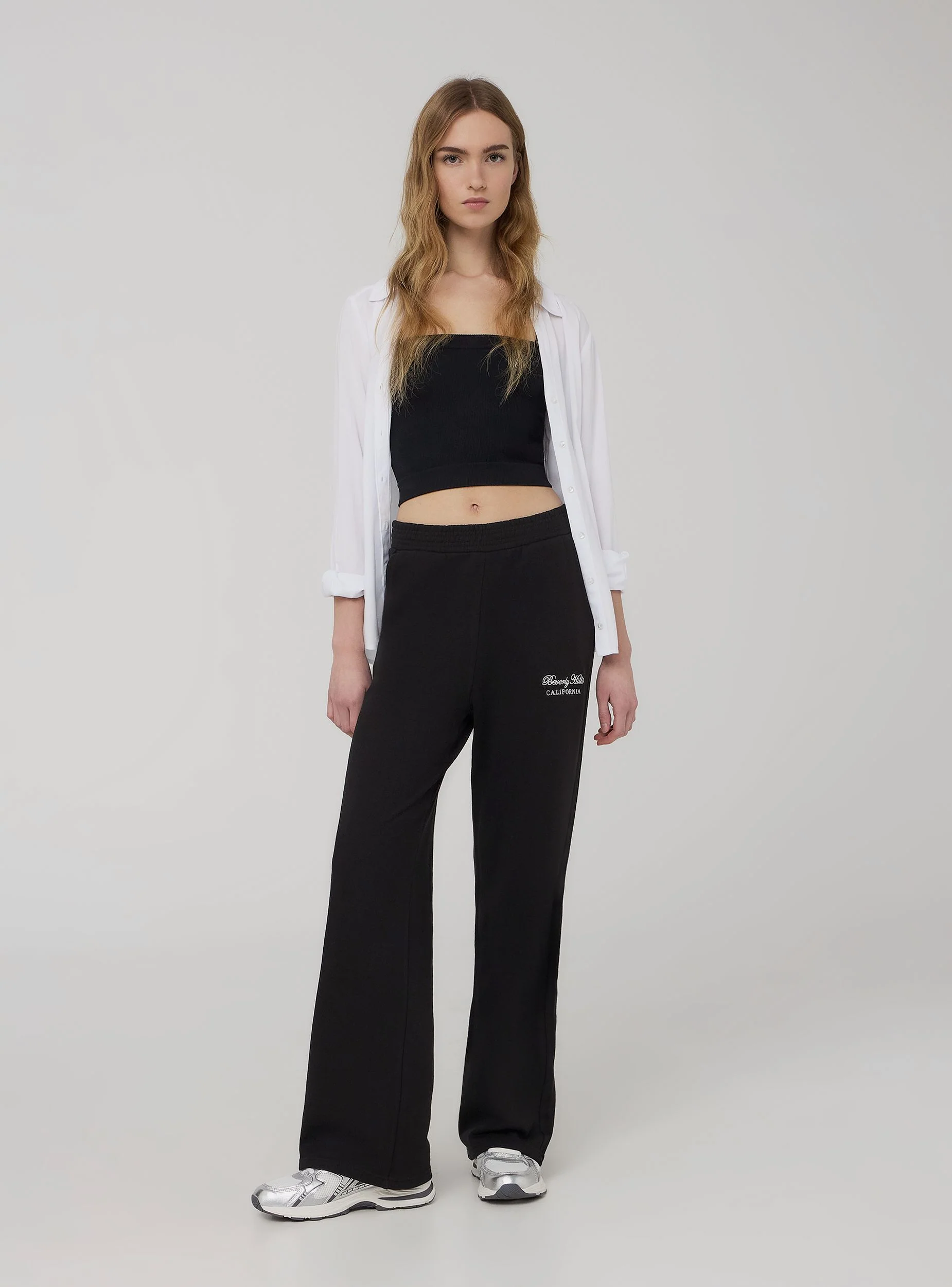 Pantaloni tuta wide leg con ricamo college - Image 3
