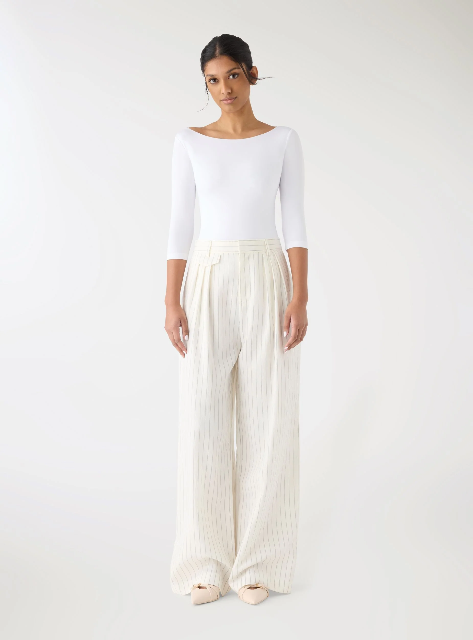 Pantaloni wide leg a righe con pinces