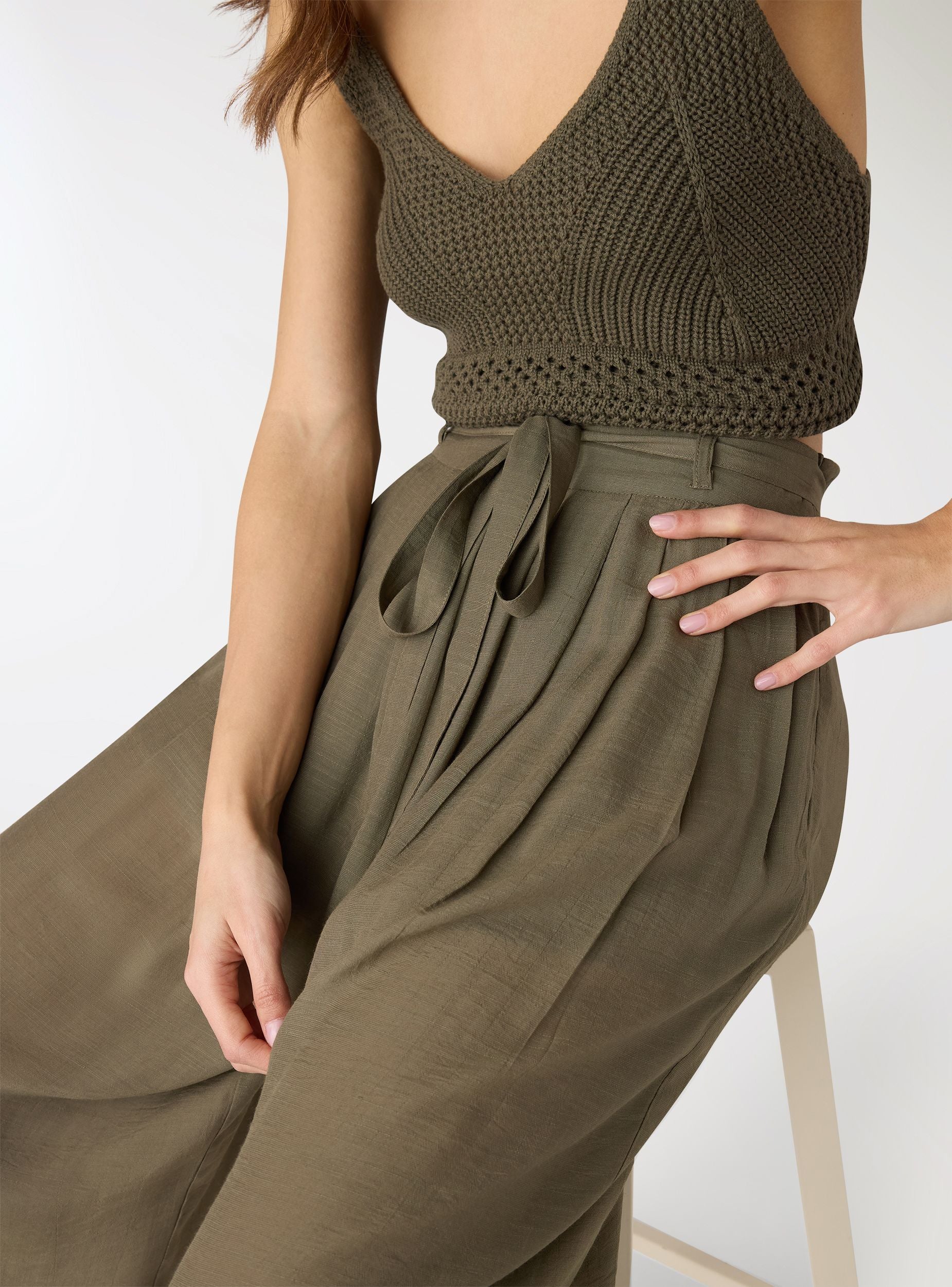 Pantaloni wide leg a tinta unita con cintura - Image 4