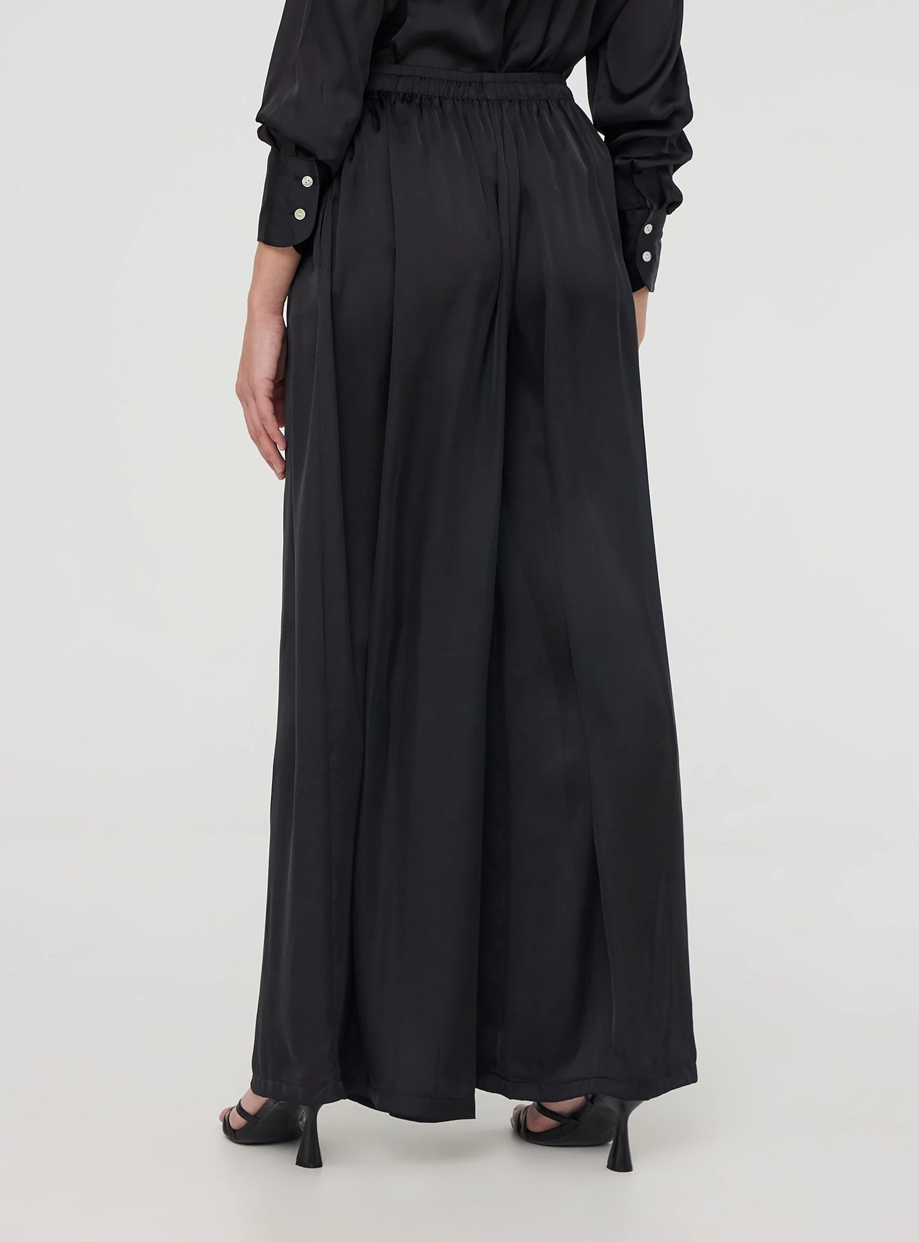 Pantaloni wide leg effetto raso con coulisse - Image 3