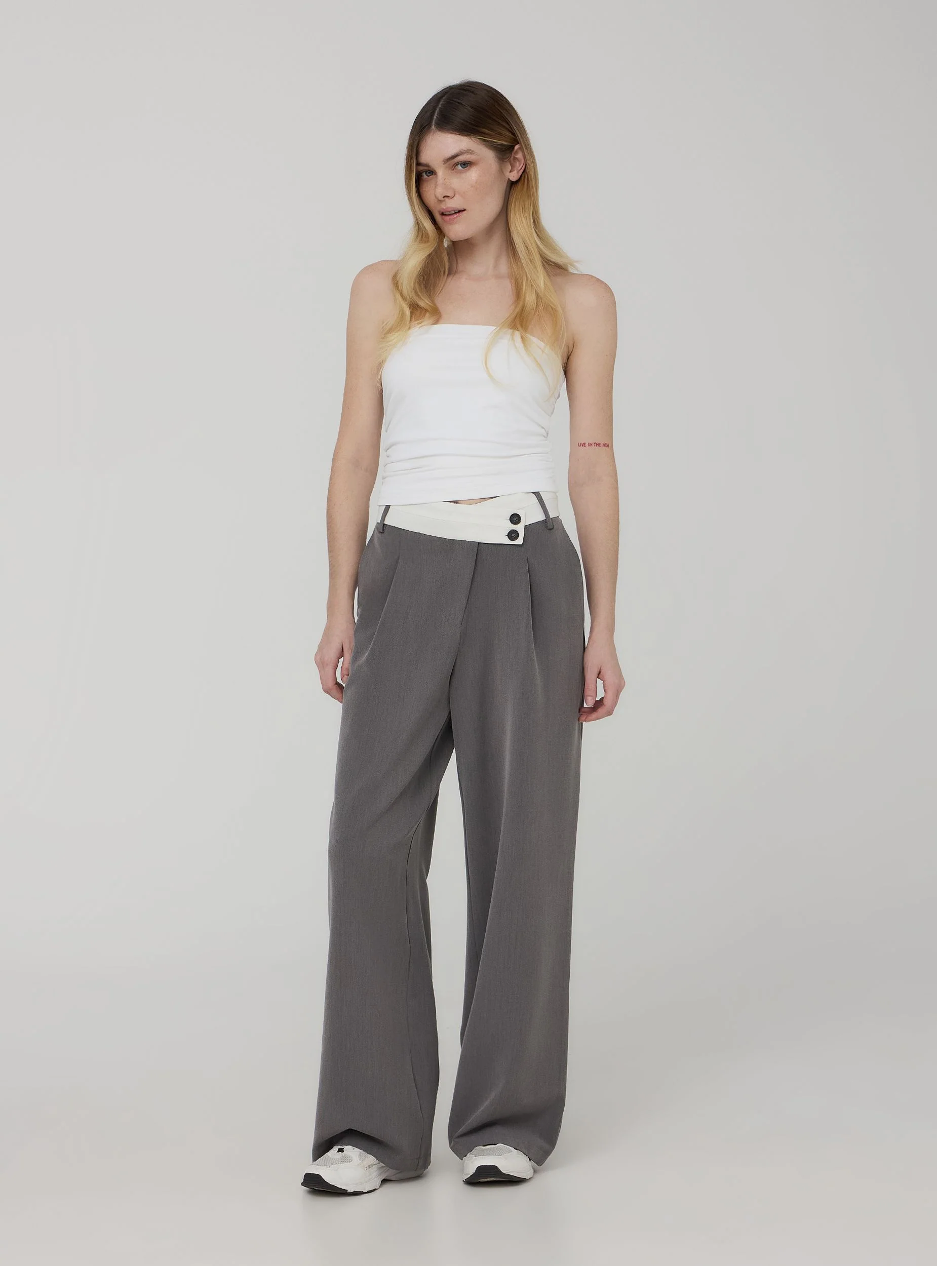 Pantaloni wide leg melange con fascia a contrasto