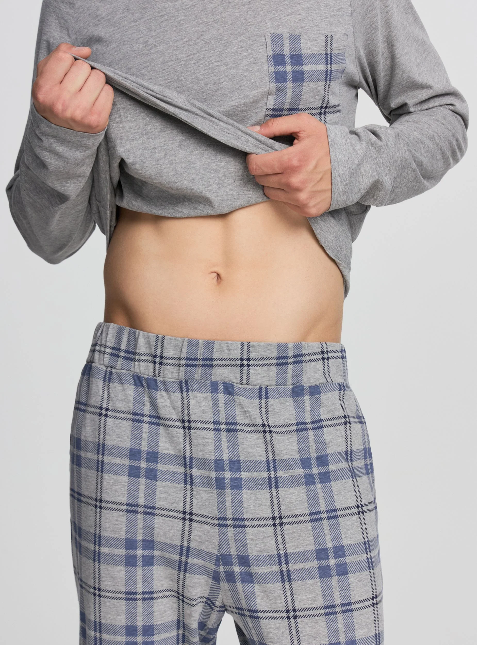 Pigiama con maglia e pantaloni a quadri - Image 7