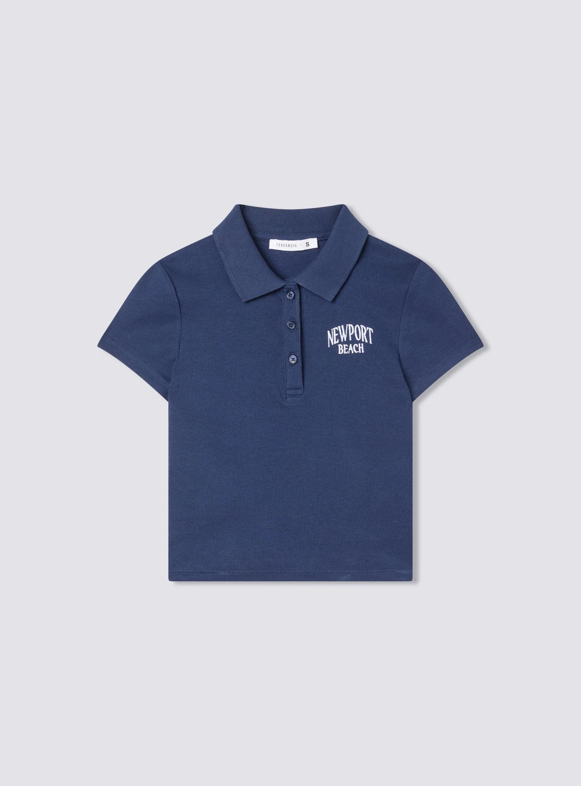 Polo crop con ricamo stile college - Image 5
