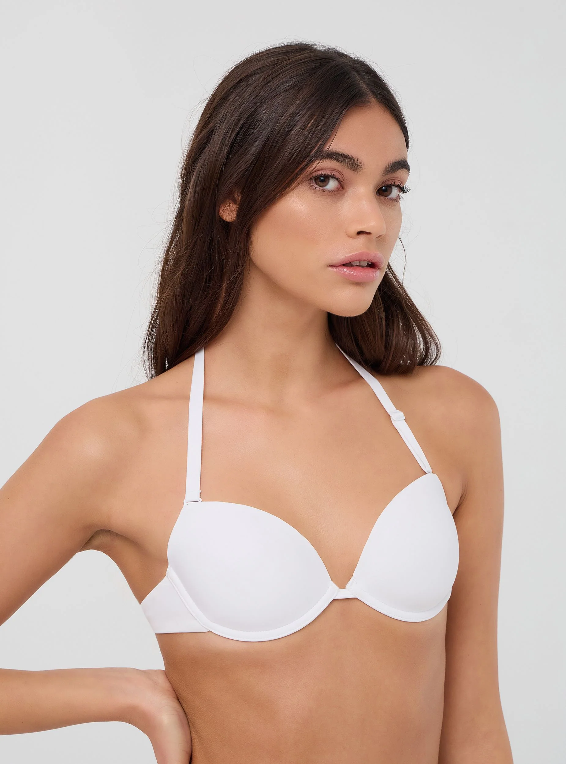 Reggiseno multifunzionale con coppe preformate - Image 3