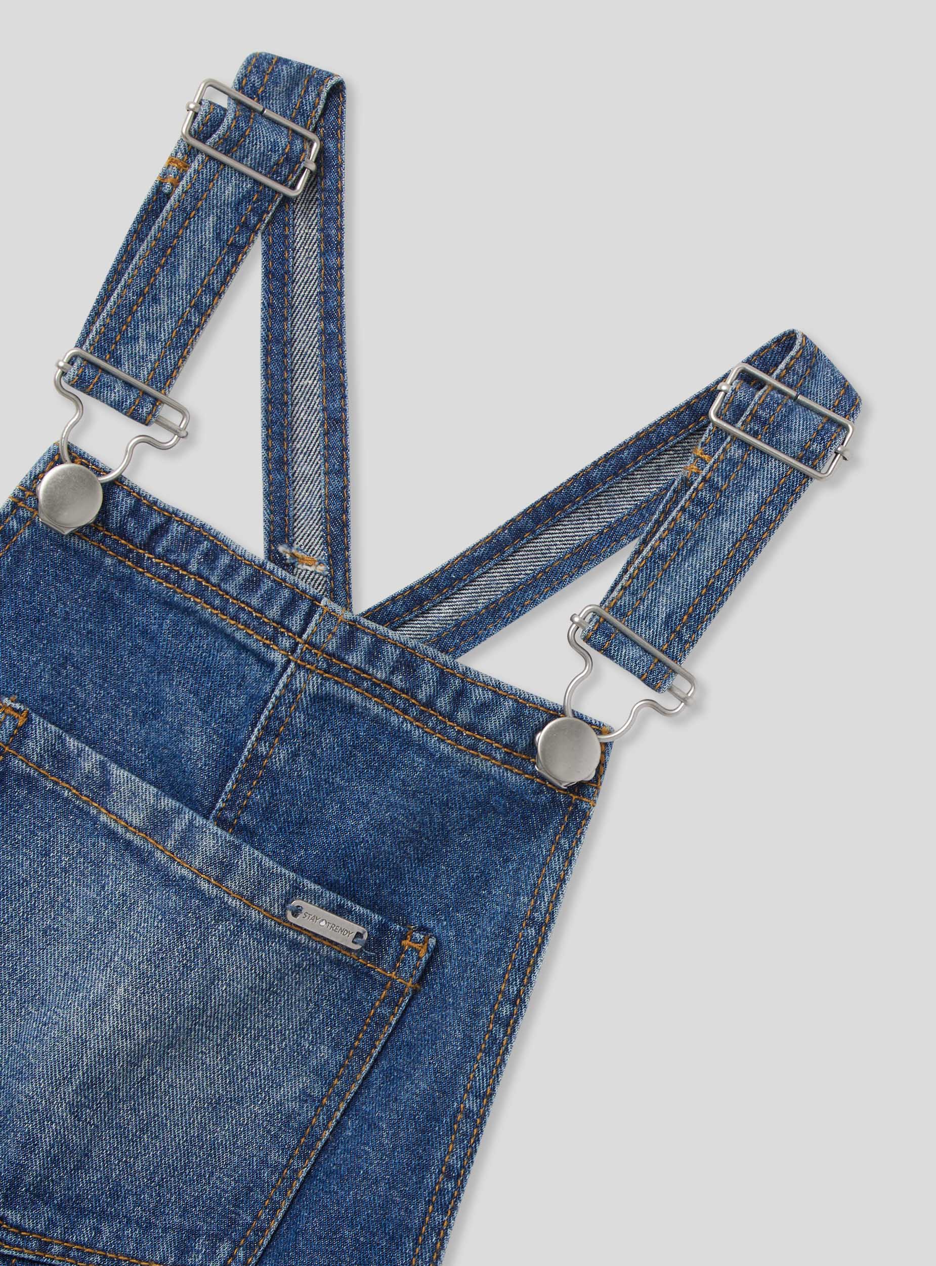 Salopette in jeans medio con strappi - Image 6