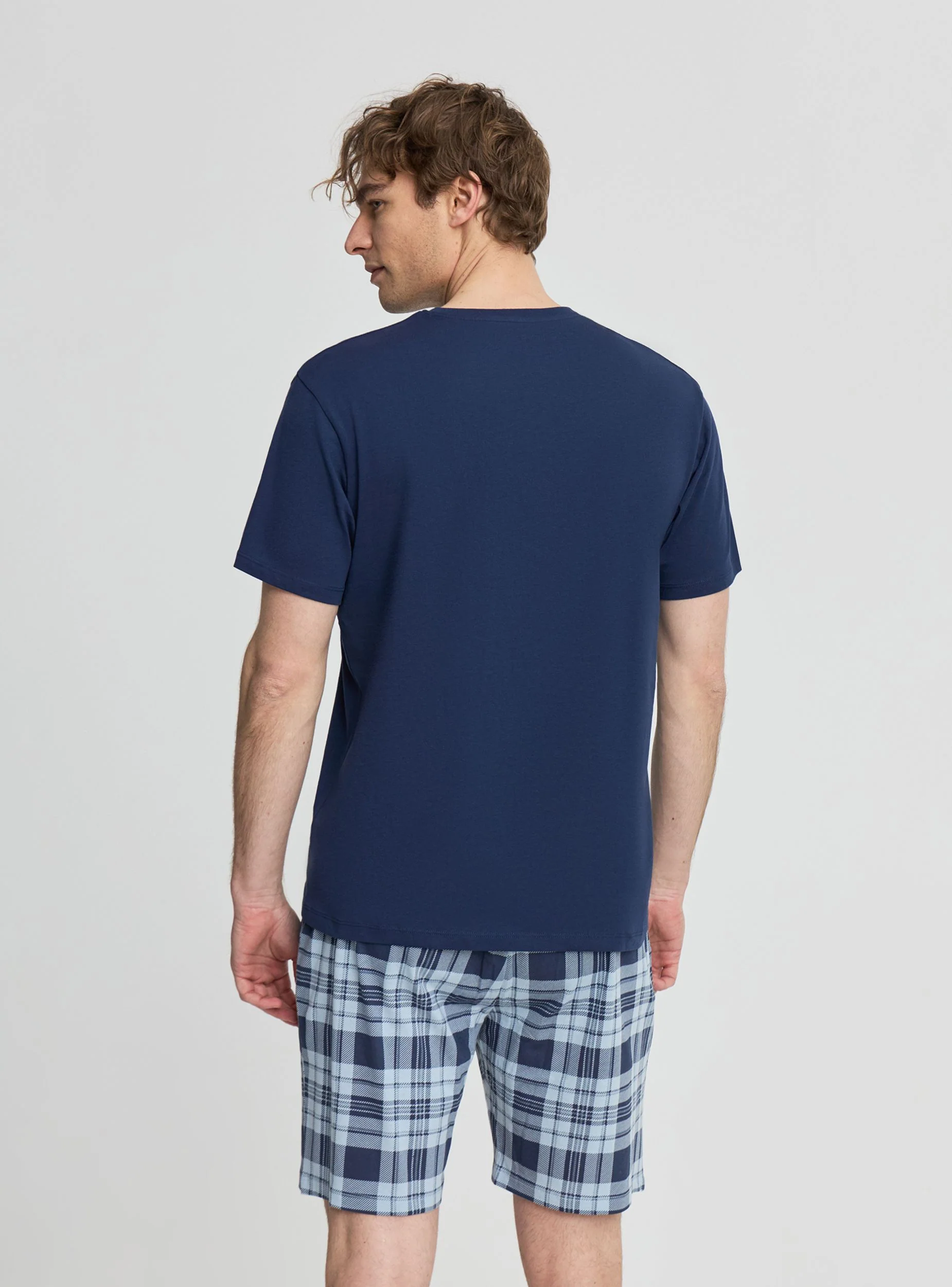 Set pigiama con t-shirt e bermuda a quadri - Image 3