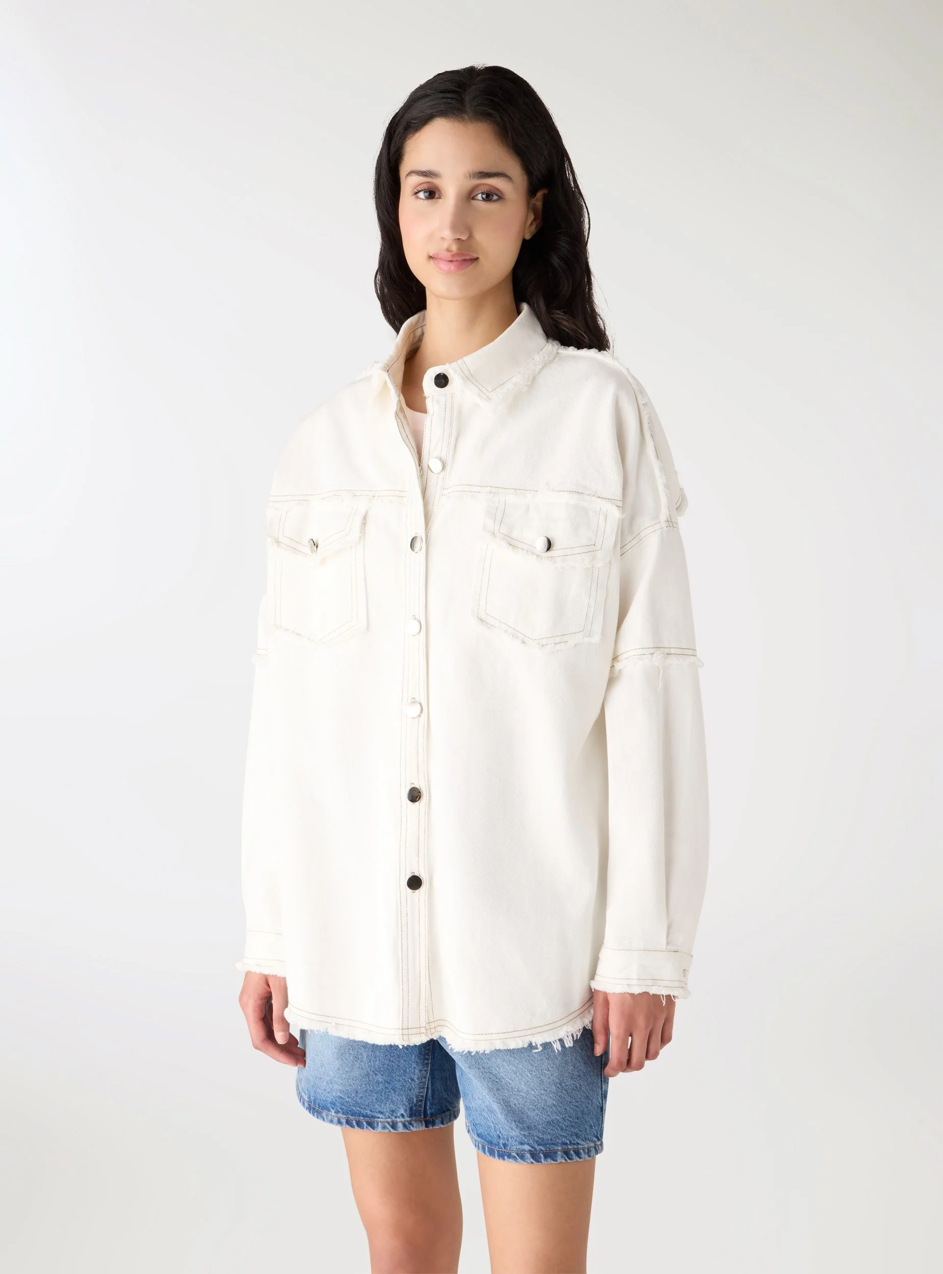 Shacket in denim con tasconi - Image 2