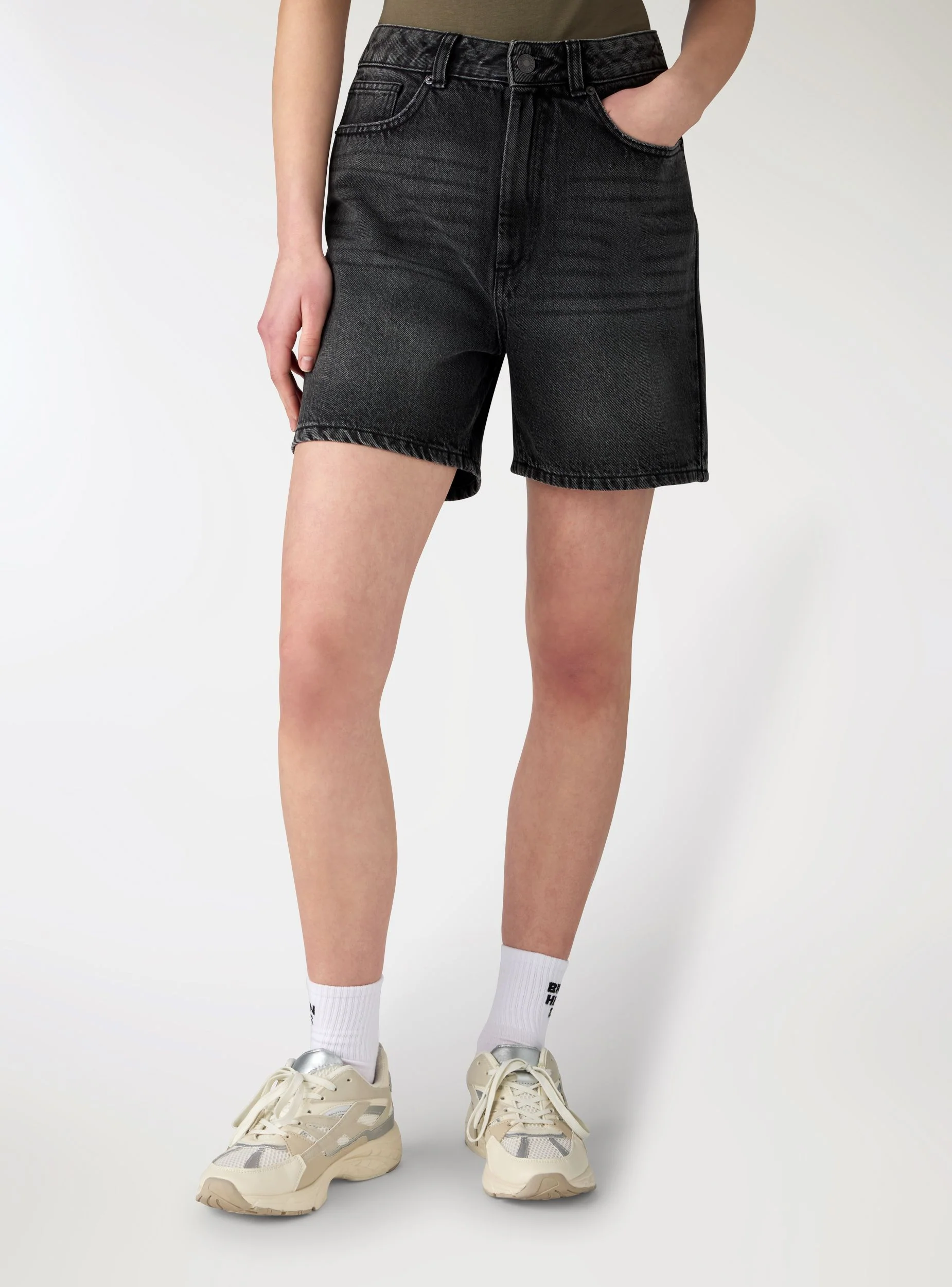Shorts bermuda in jeans a tinta unita - Image 2