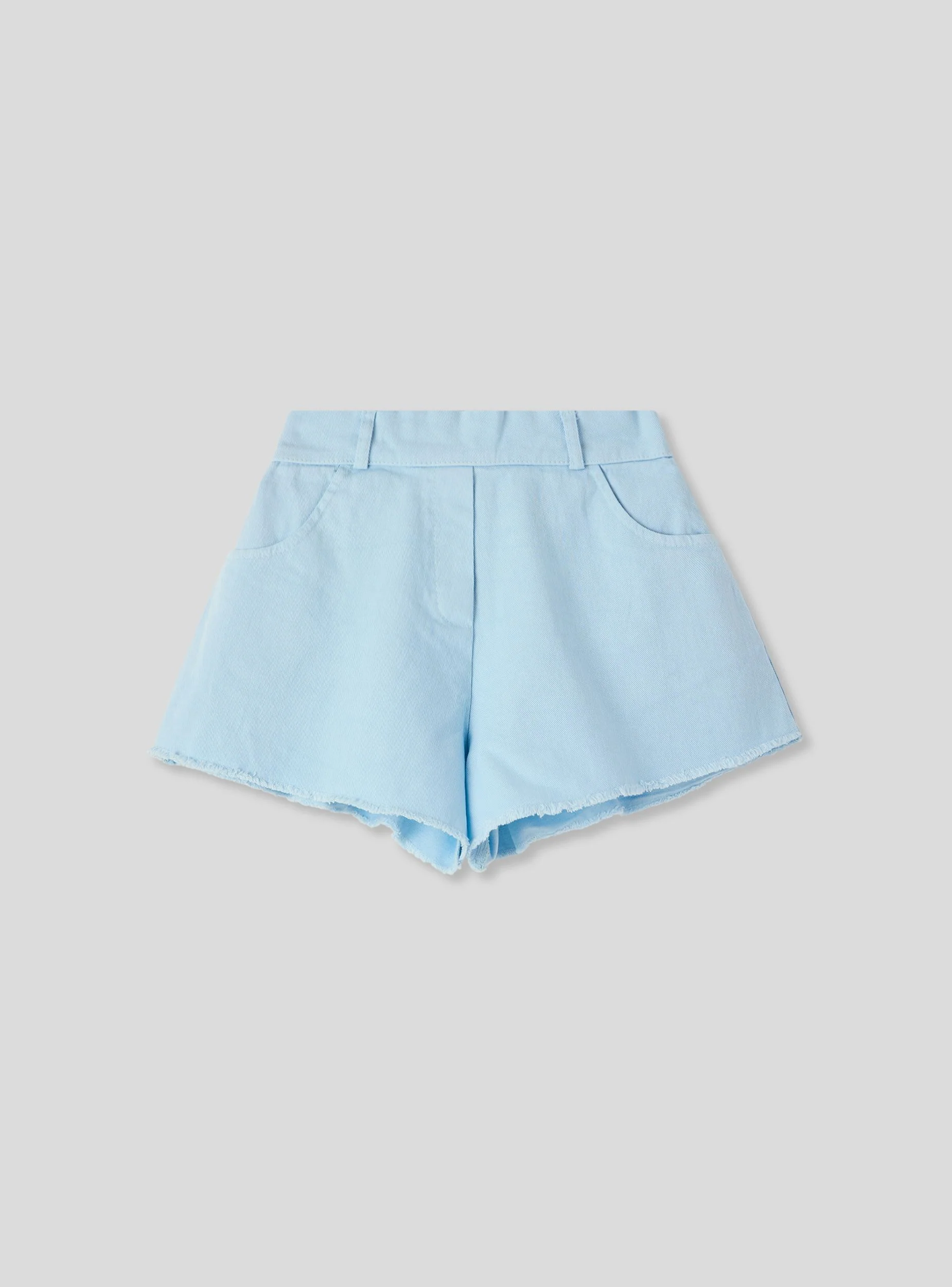 Shorts con orlo sfrangiato