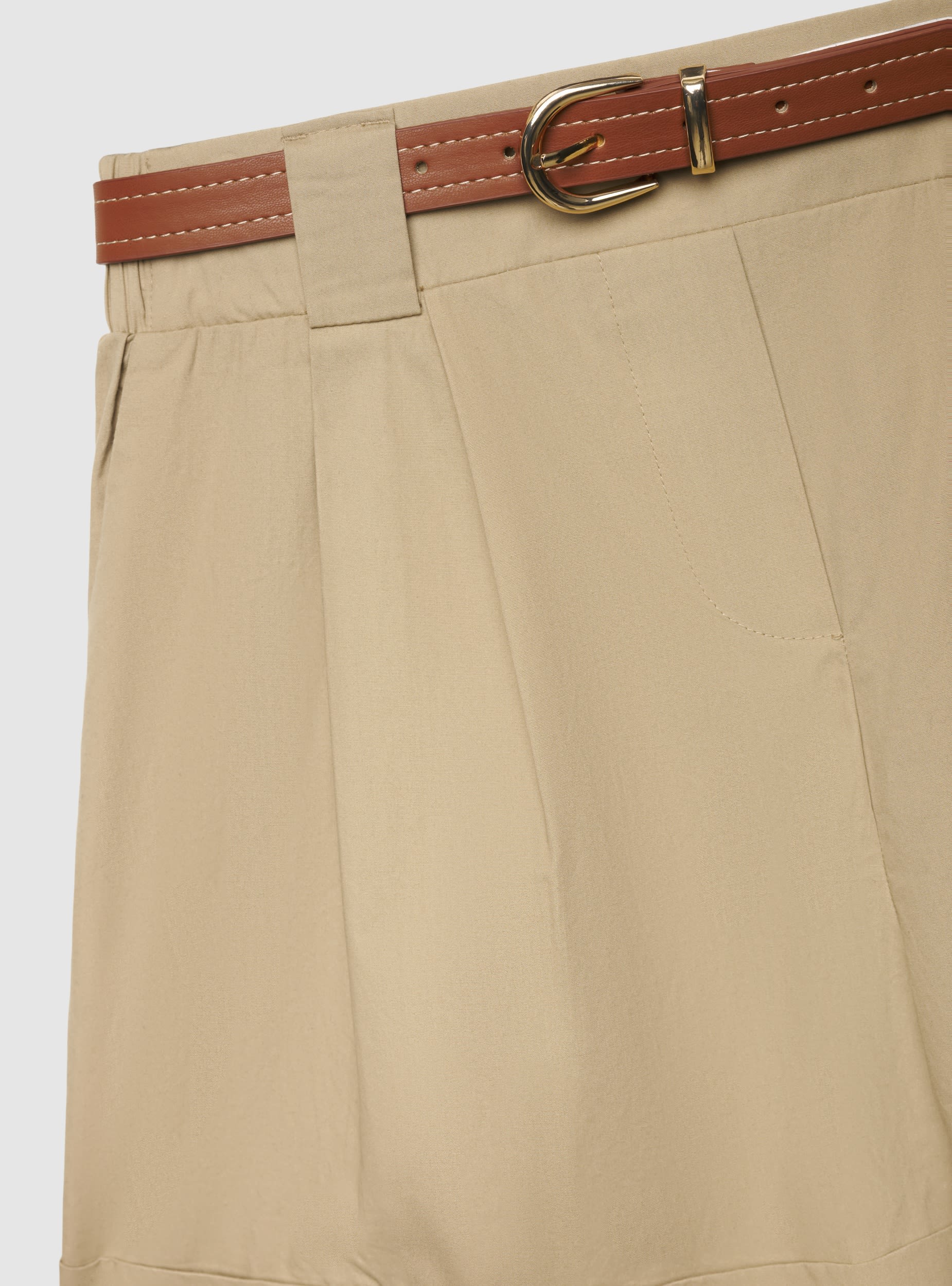 Shorts con risvolto e cintura - Image 5