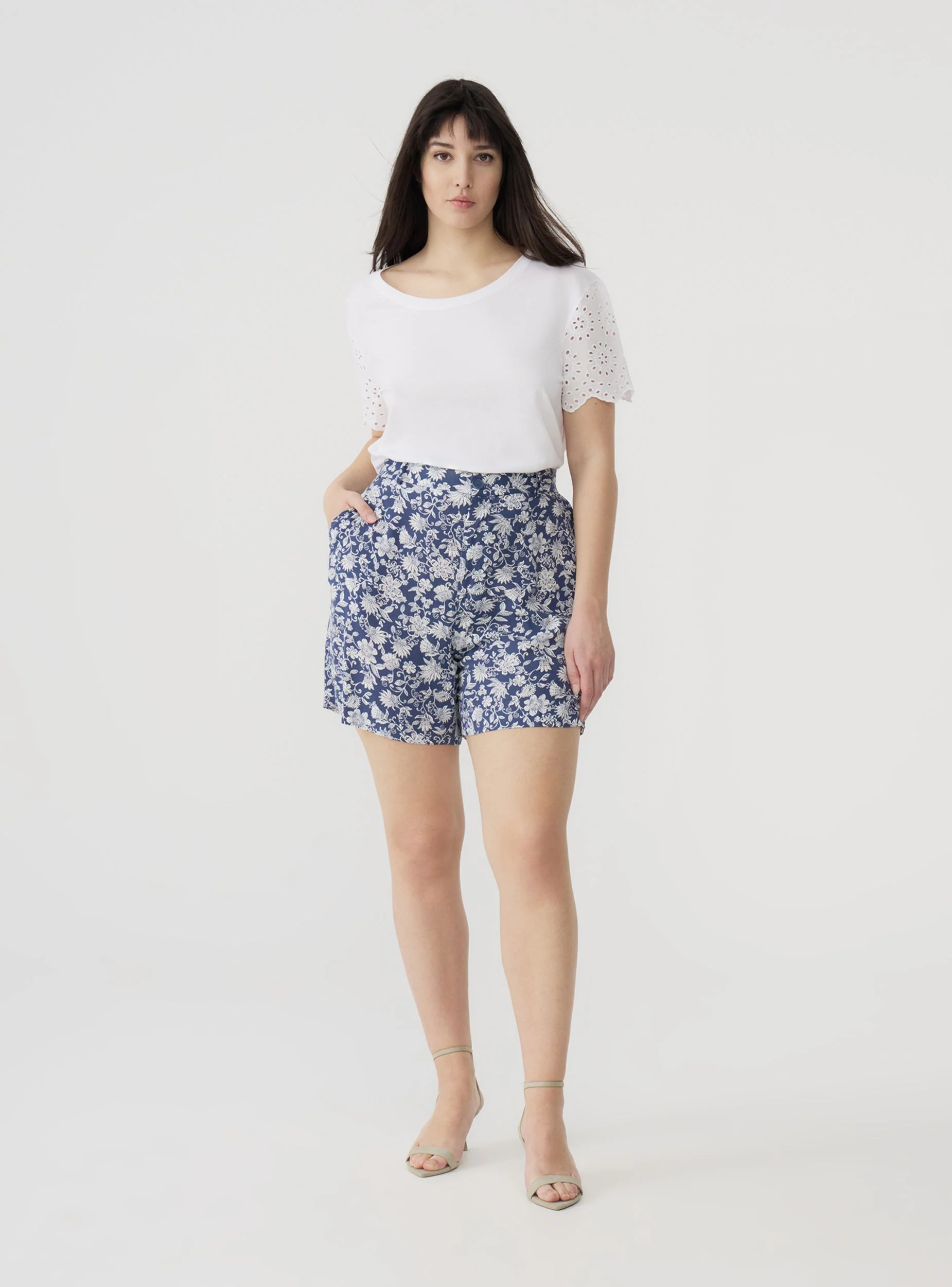 Shorts fantasia floreale