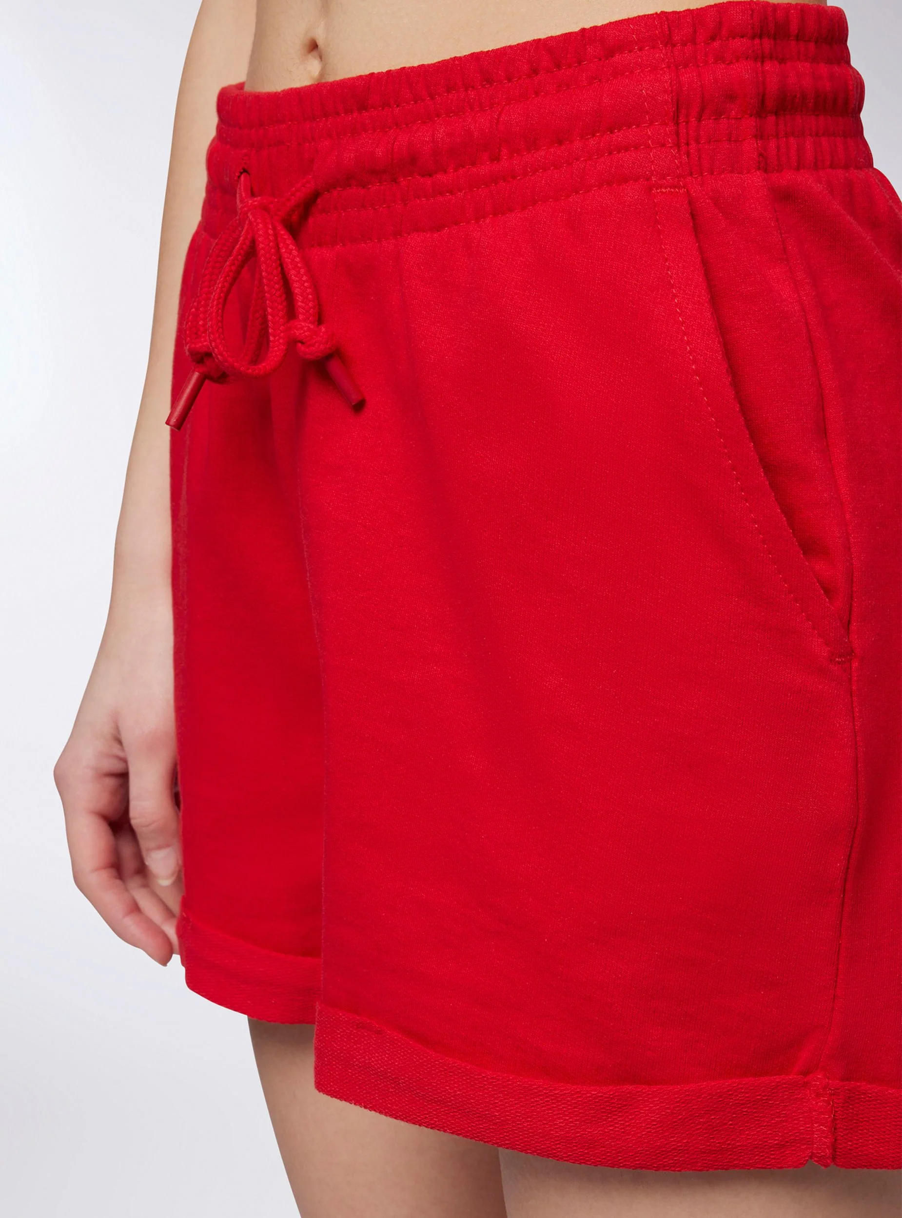 Shorts tuta a vita alta con risvolto - Image 4