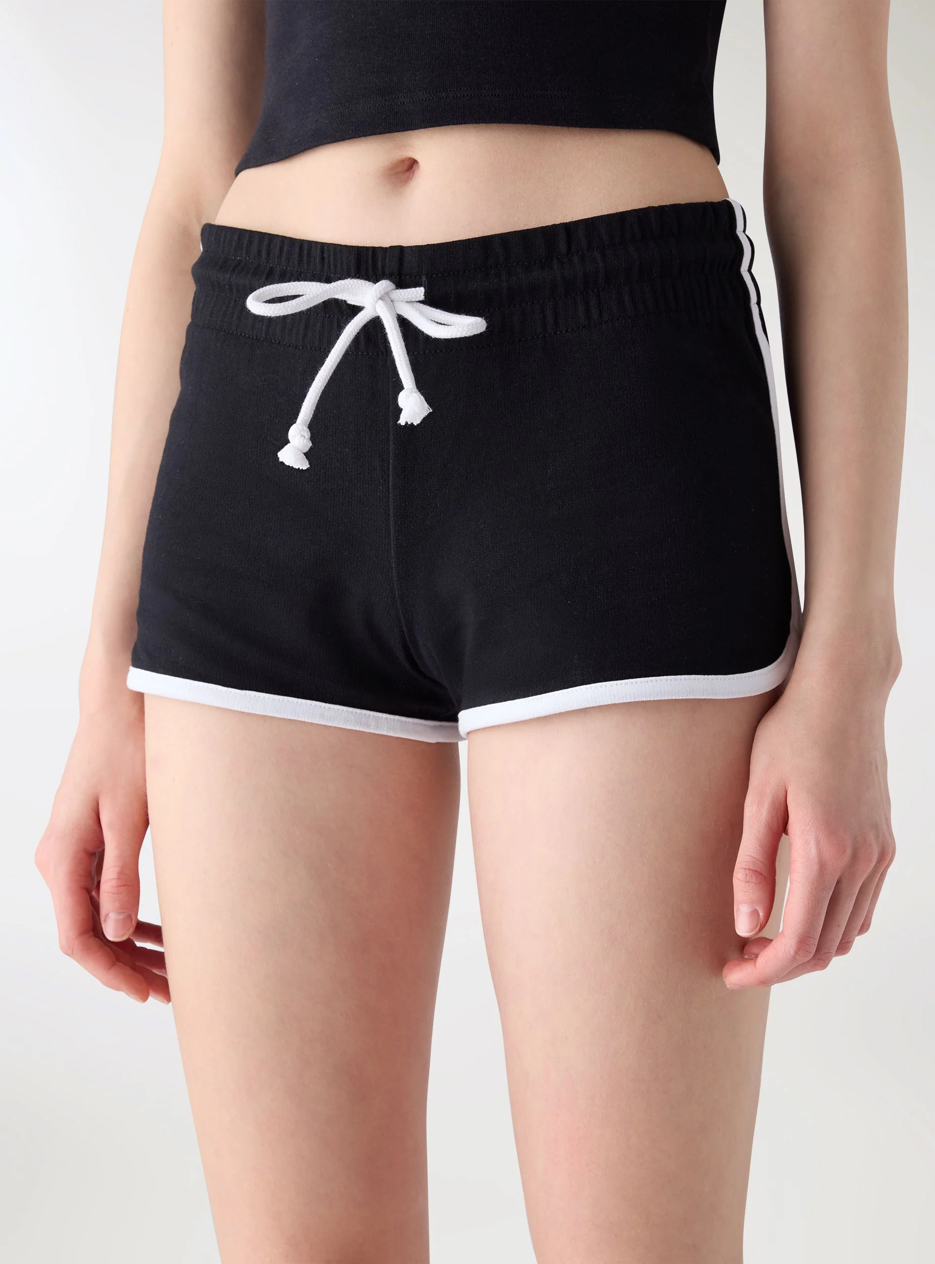 Shorts tuta con profili a contrasto - Image 2