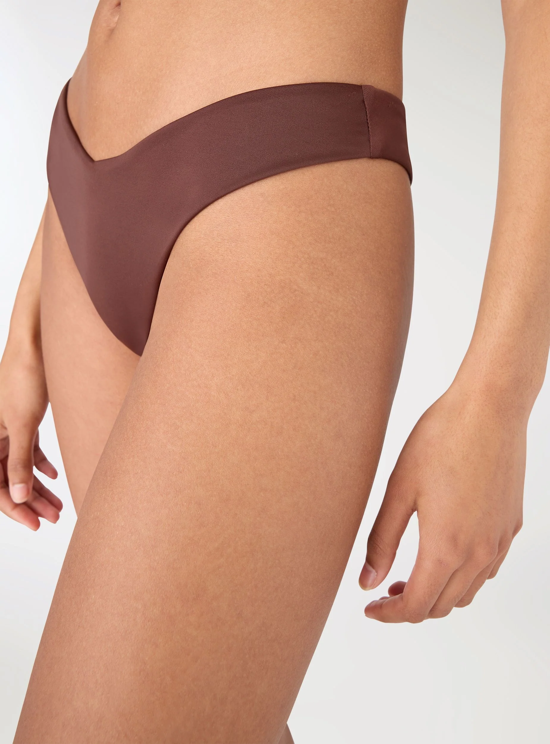 Slip bikini brasiliana a tinta unita - Image 2