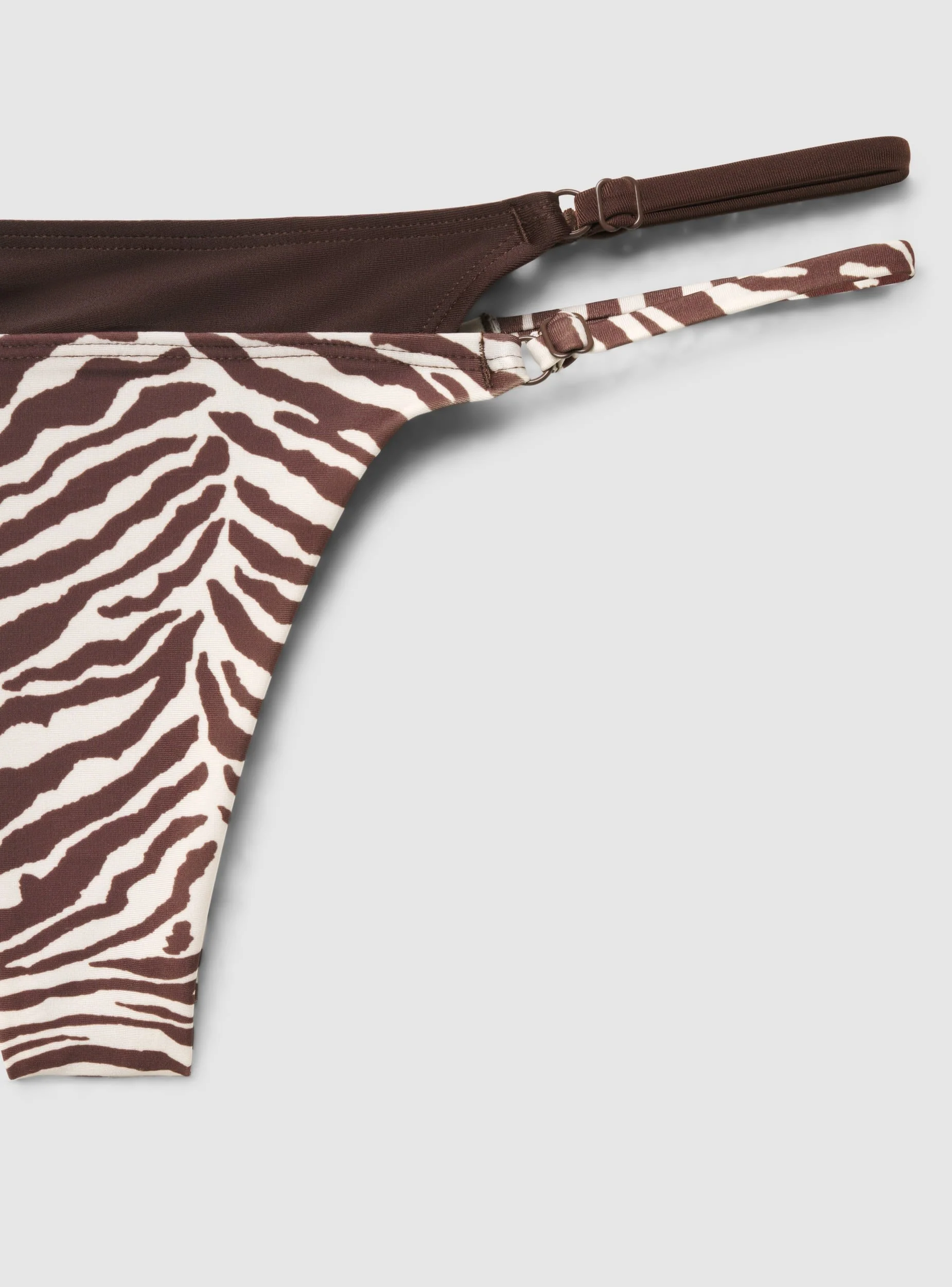 Slip bikini brasiliana con stampa zebrata - Image 3