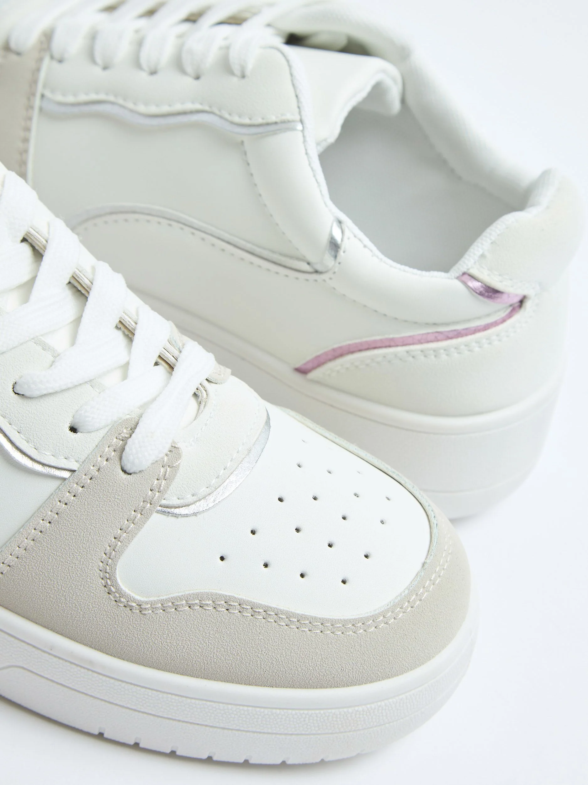 Sneaker bassa a contrasto - Image 3