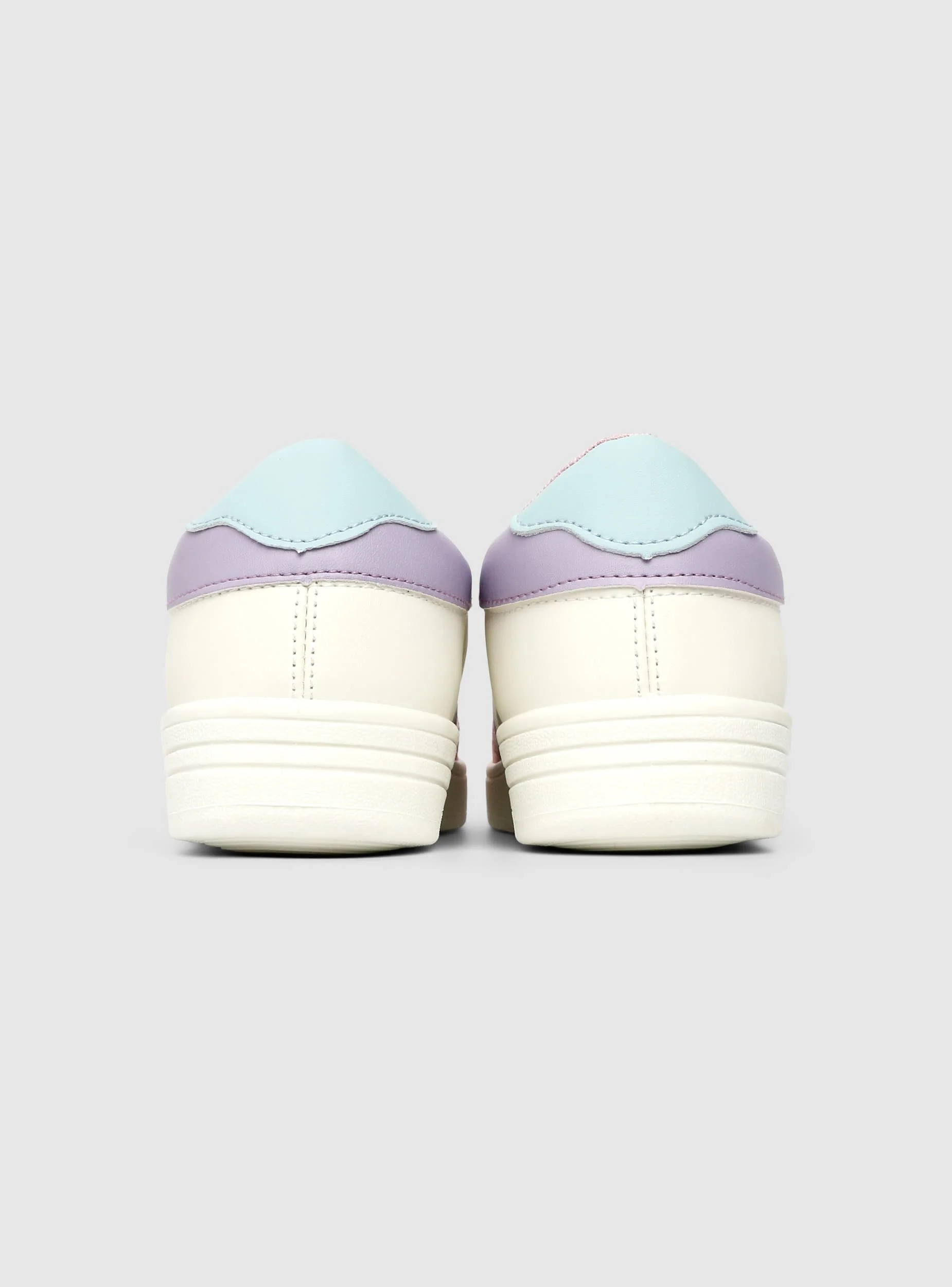 Sneakers basse con inserti a contrasto