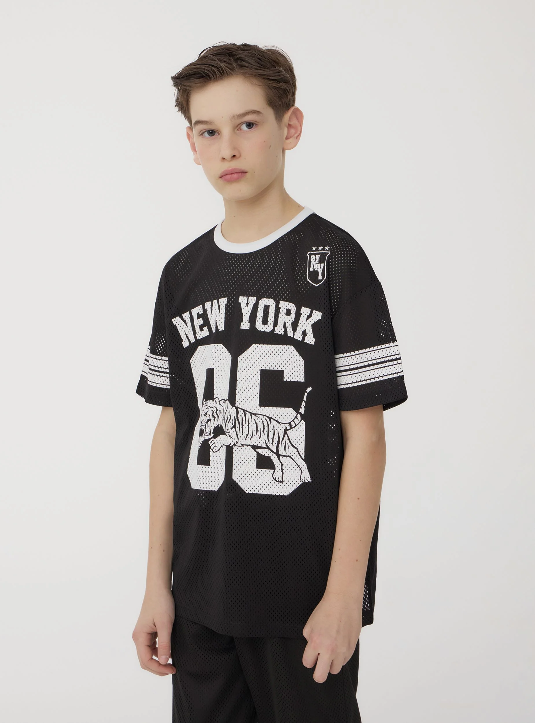 T-shirt a rete con stampa sportiva - Image 2