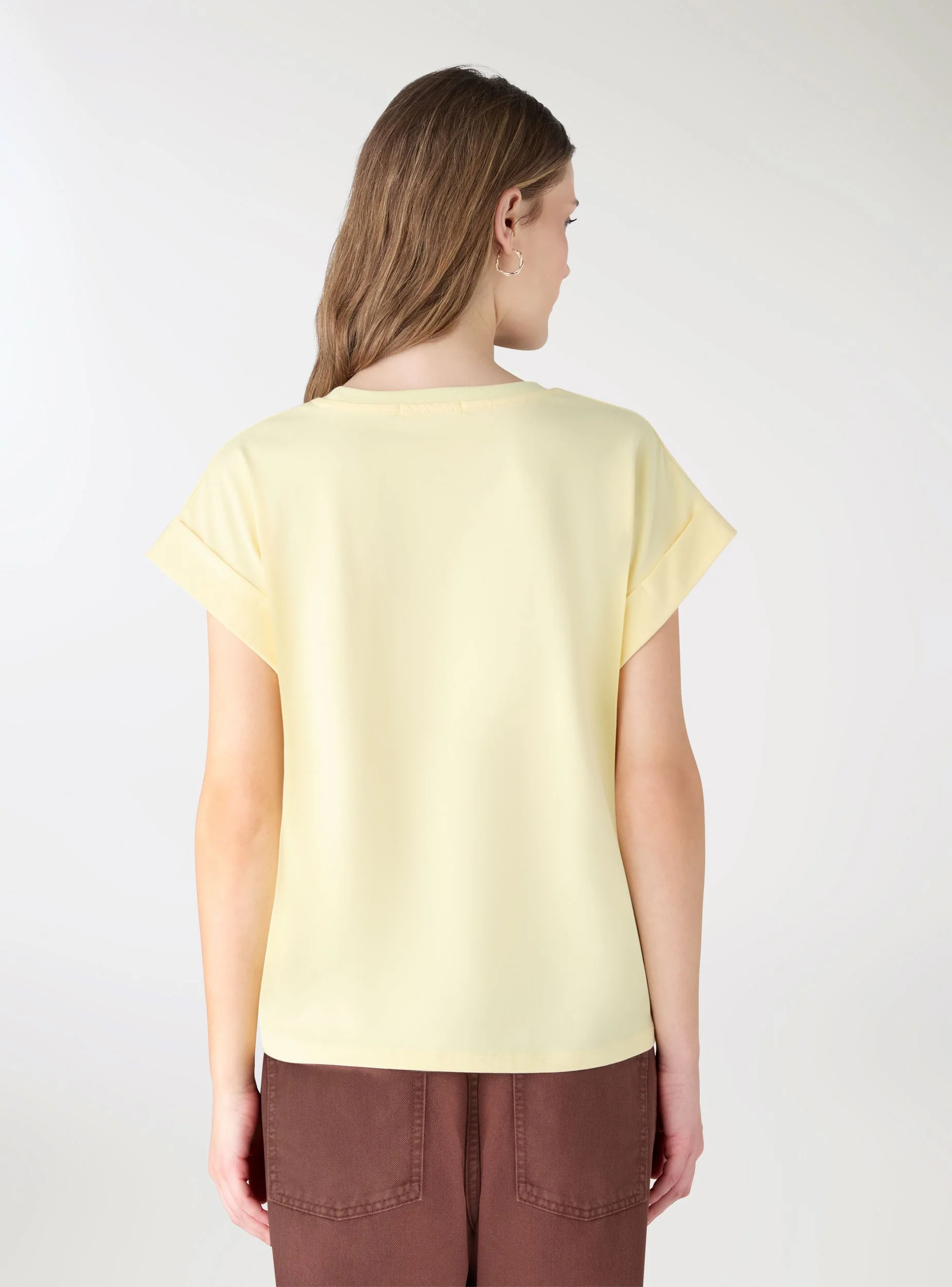 T-shirt a tinta unita con maniche risvoltate - Image 3