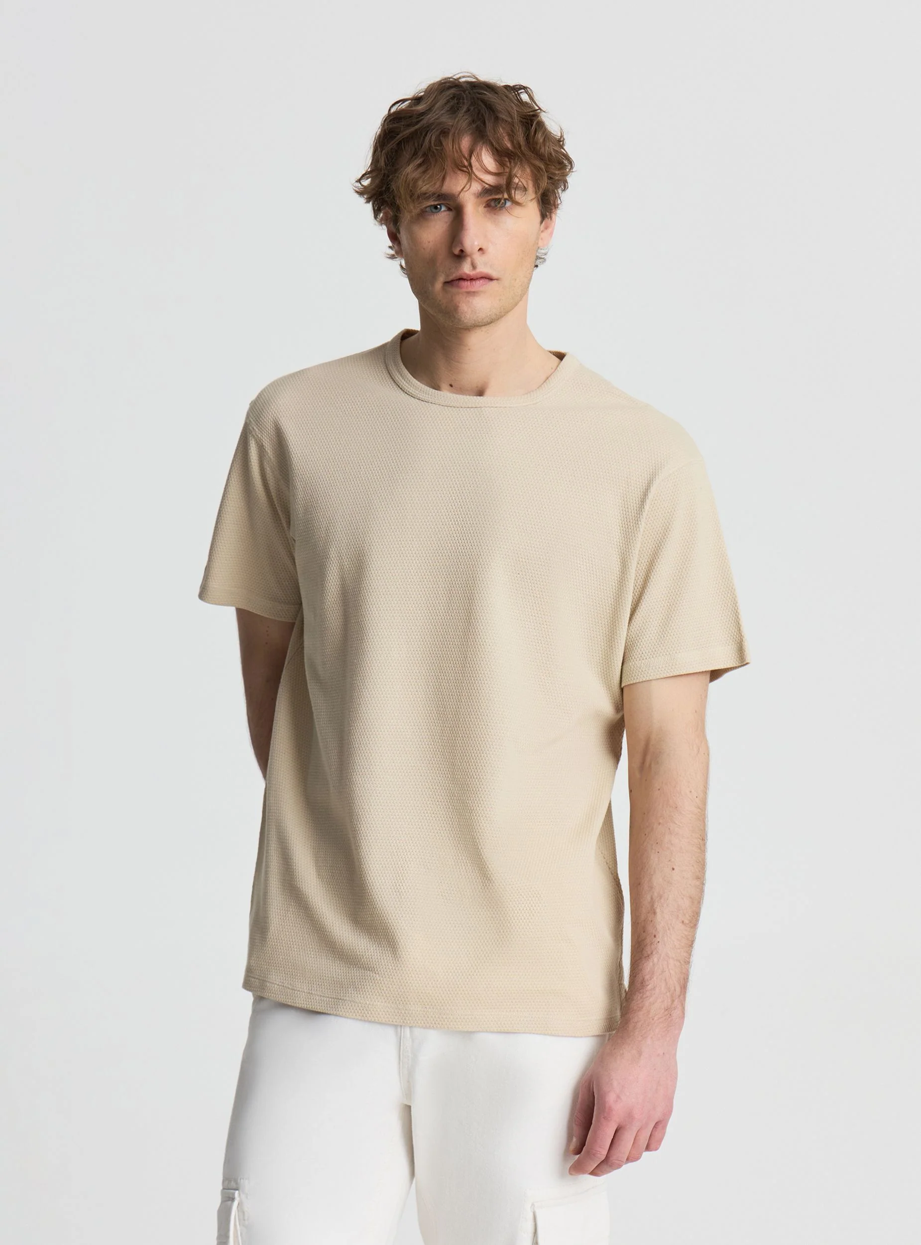 T-shirt a tinta unita con scollo tondo - Image 2