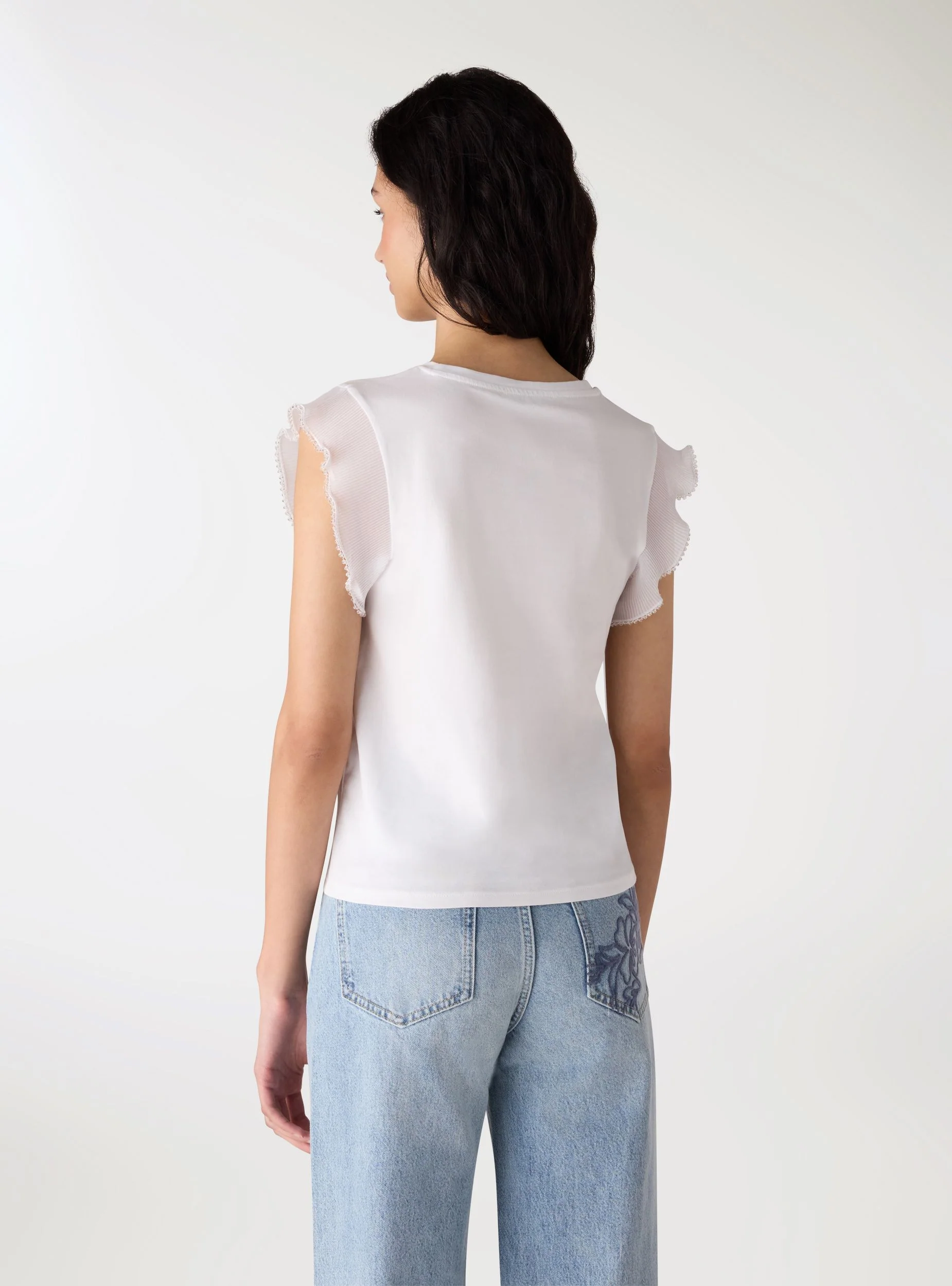 T-shirt aderente con maniche plissé e applicazioni - Image 3