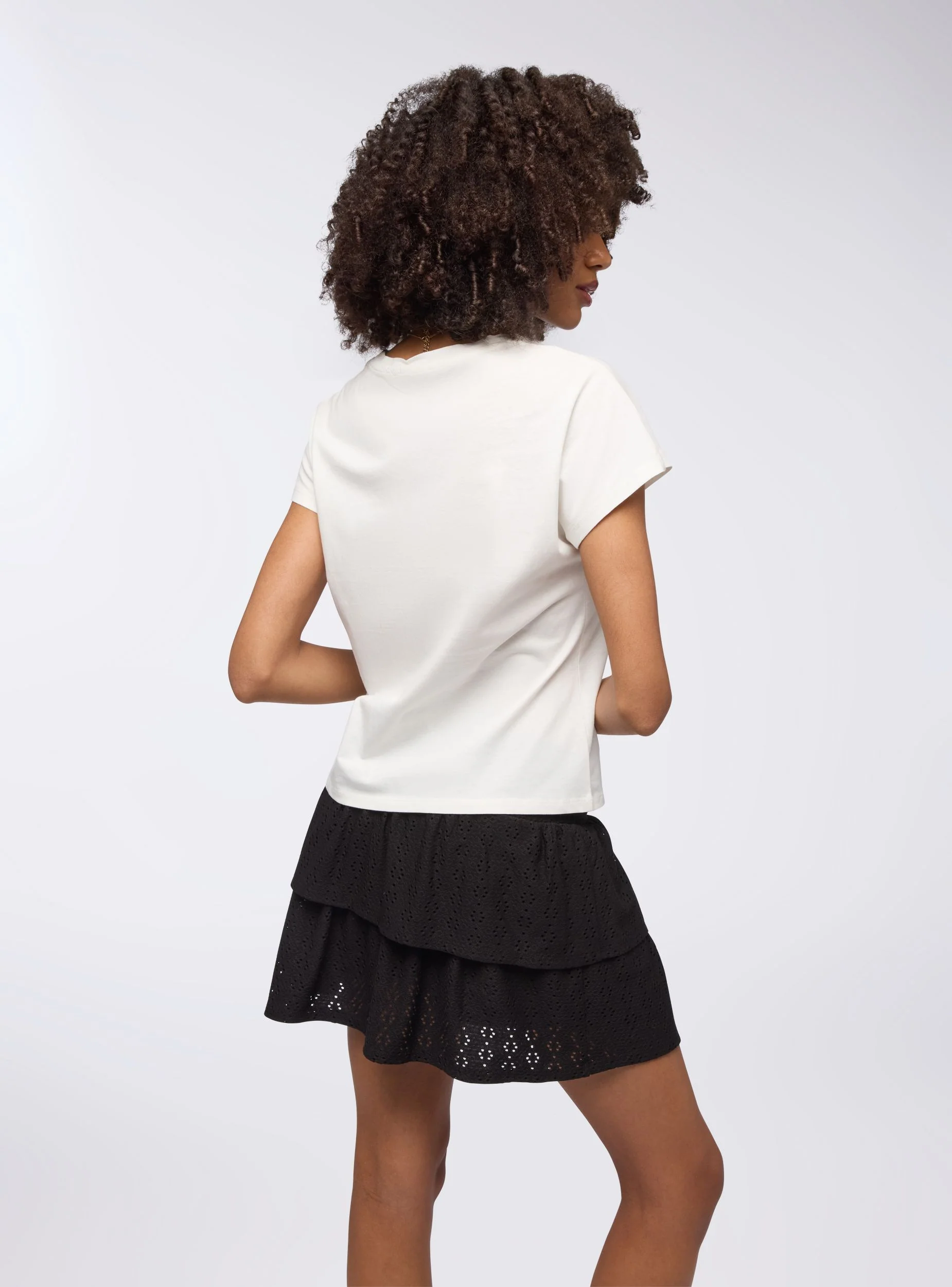 T-shirt ampia con applicazione fiori stilizzati - Image 3