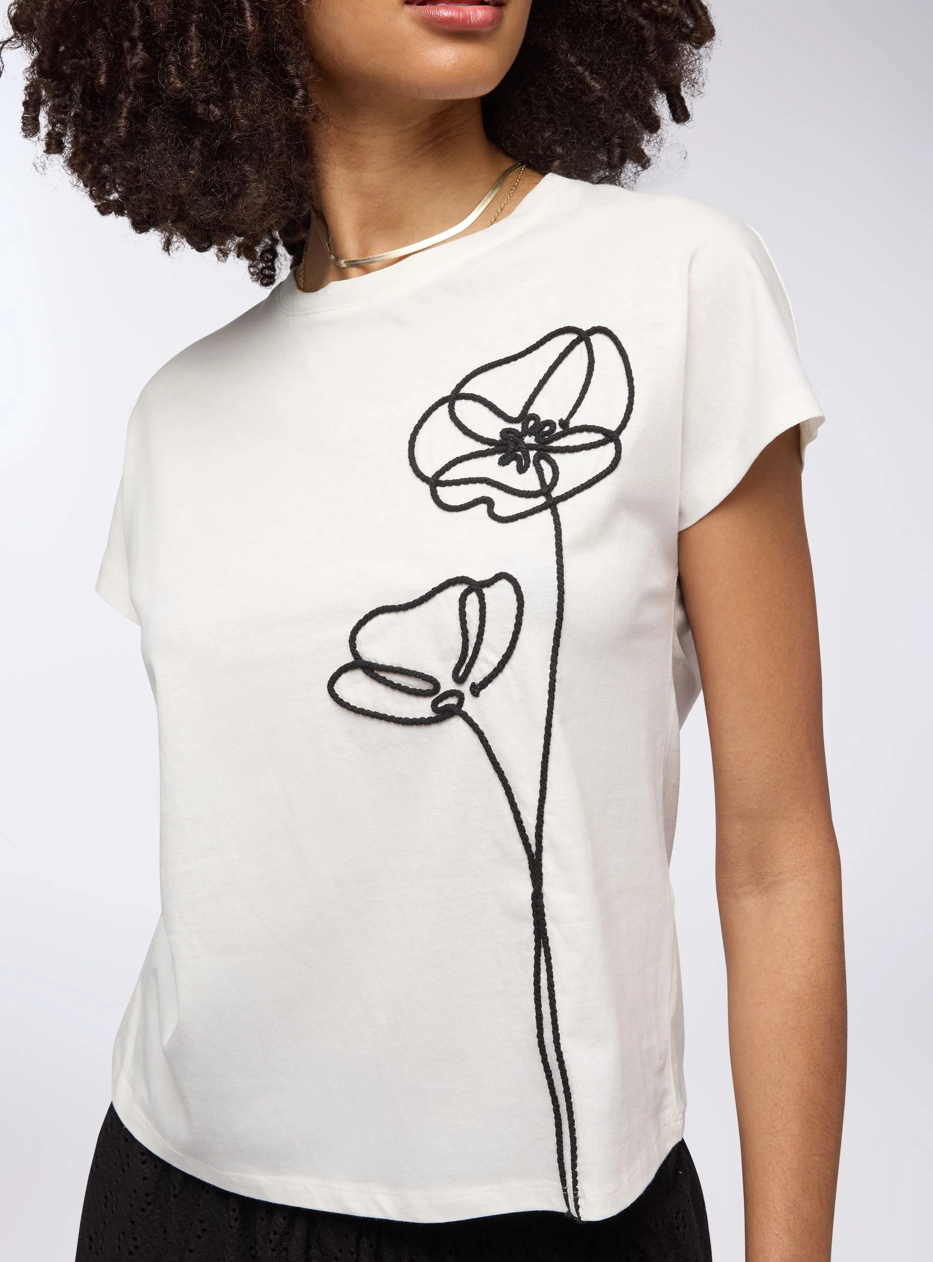 T-shirt ampia con applicazione fiori stilizzati - Image 4