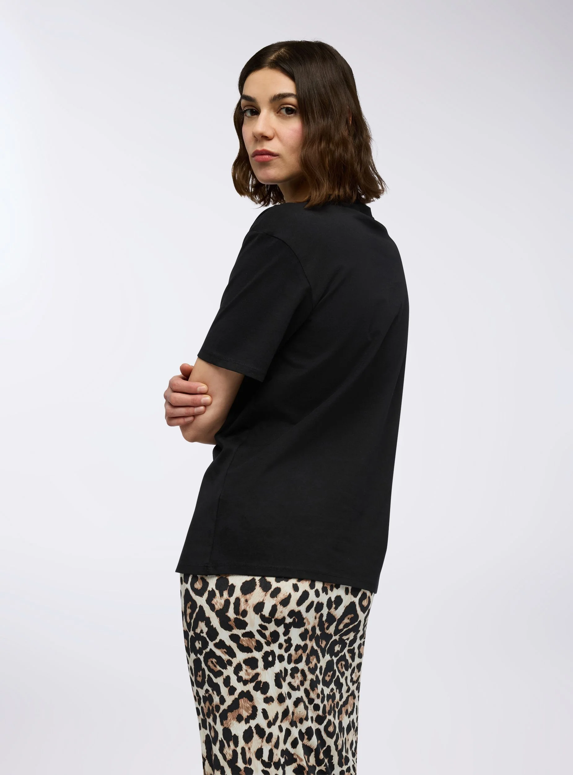 T-shirt ampia con ricamo effetto luccicante - Image 3
