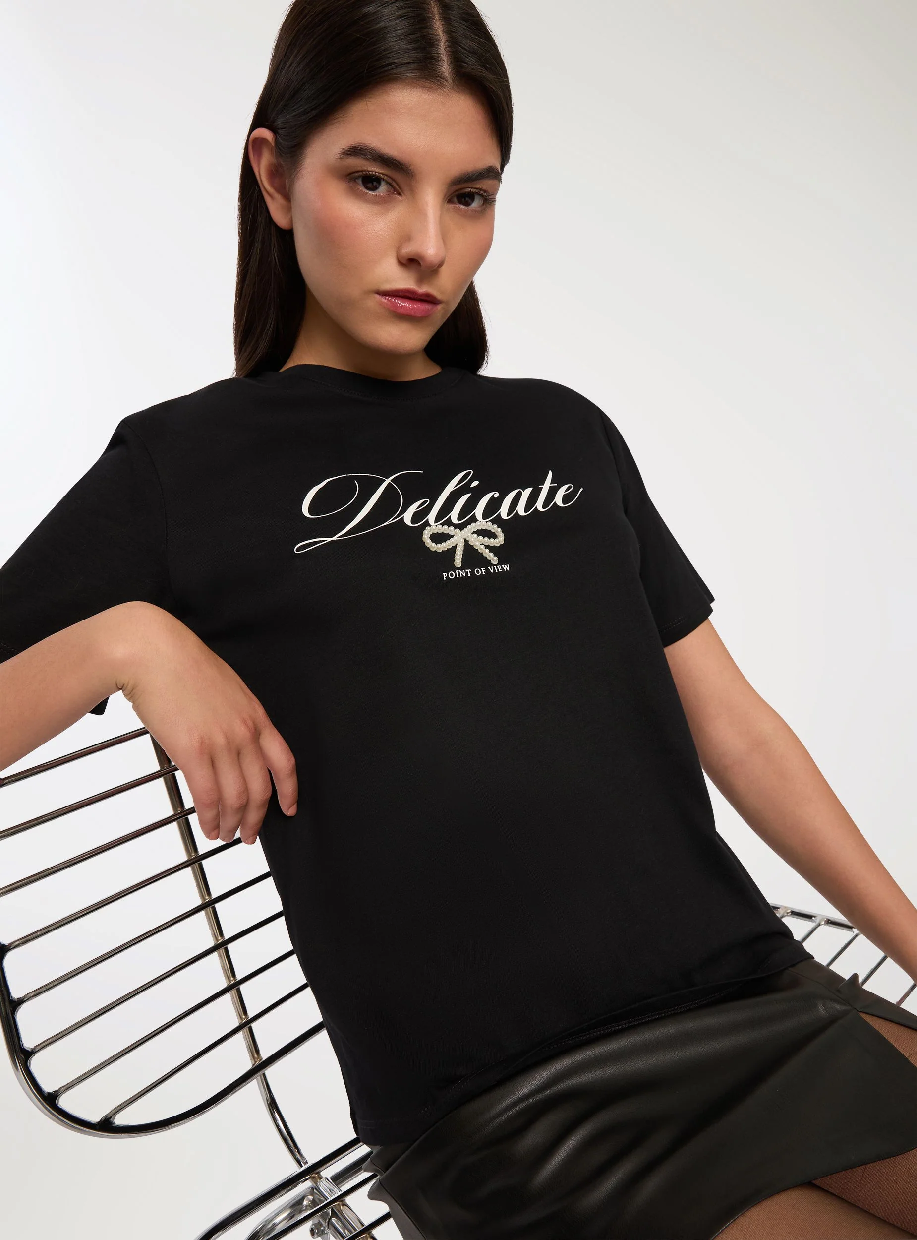 T-shirt ampia con scritta e fiocco - Image 2