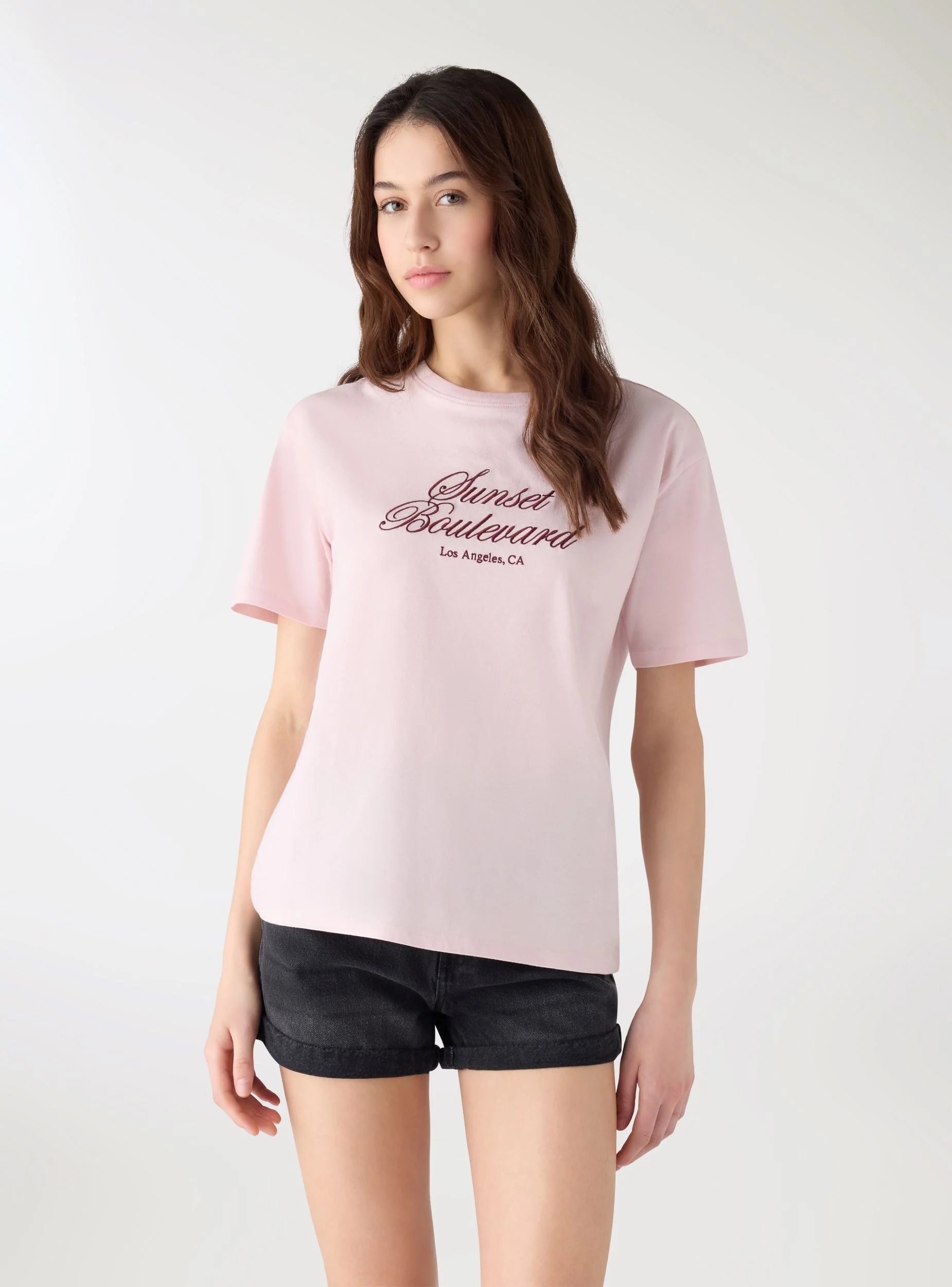 T-shirt ampia con scritta ricamata - Image 2