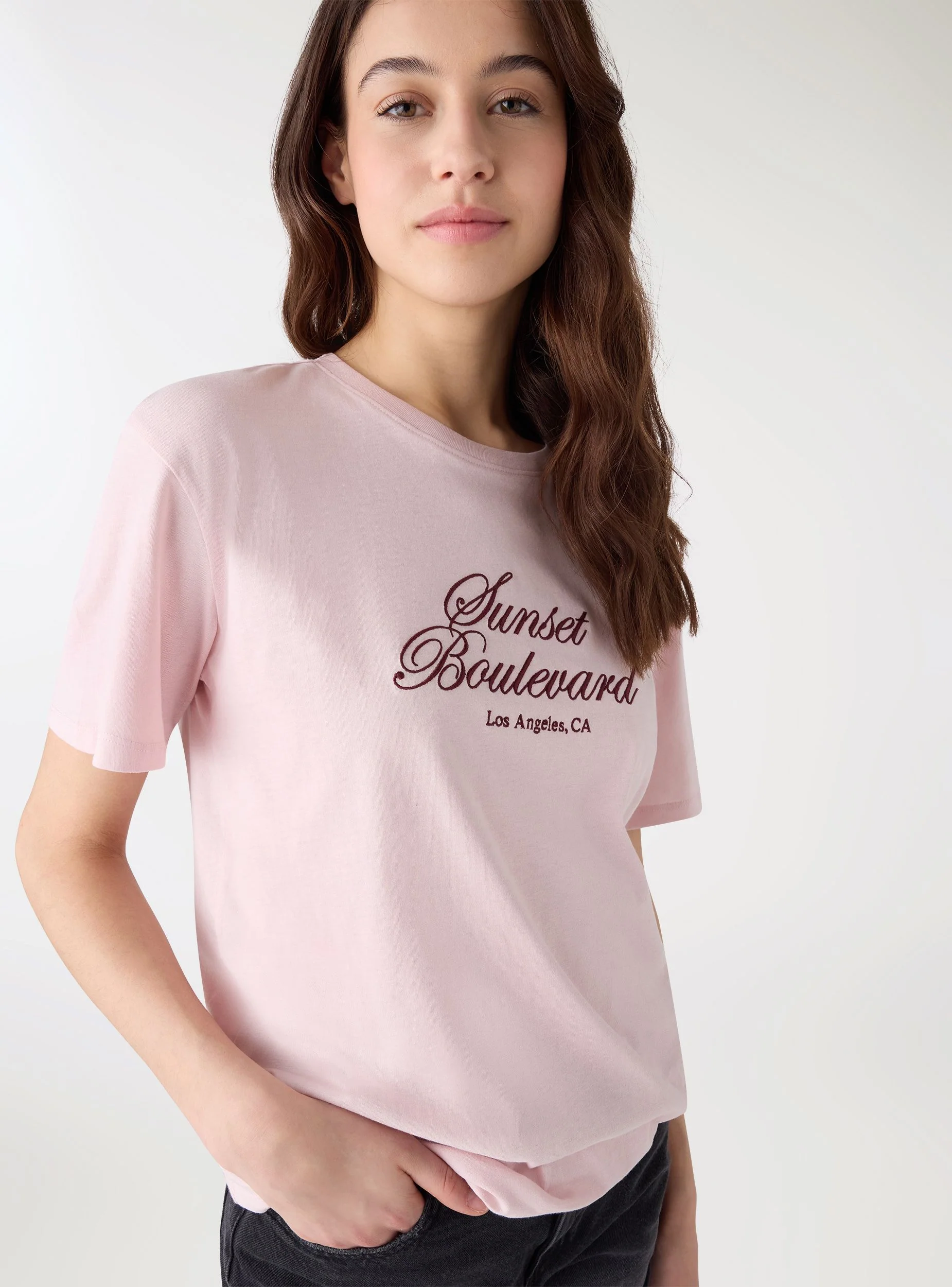 T-shirt ampia con scritta ricamata - Image 4