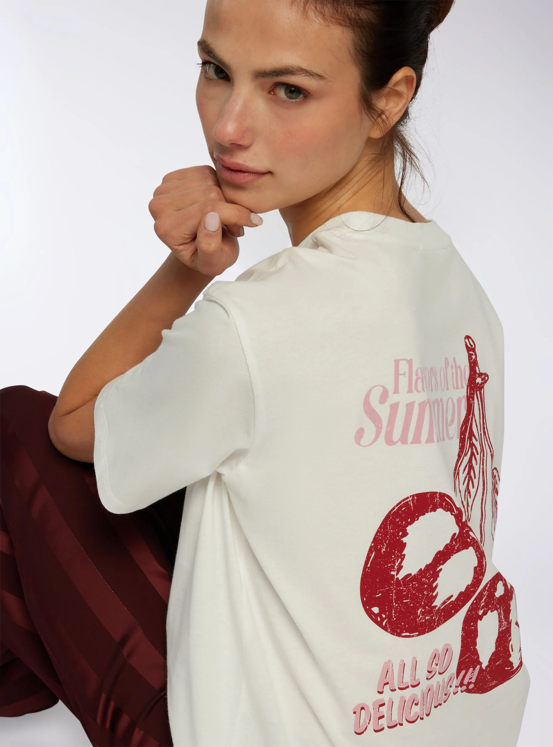 T-shirt ampia con stampa ciliegie fronte/retro - Image 4