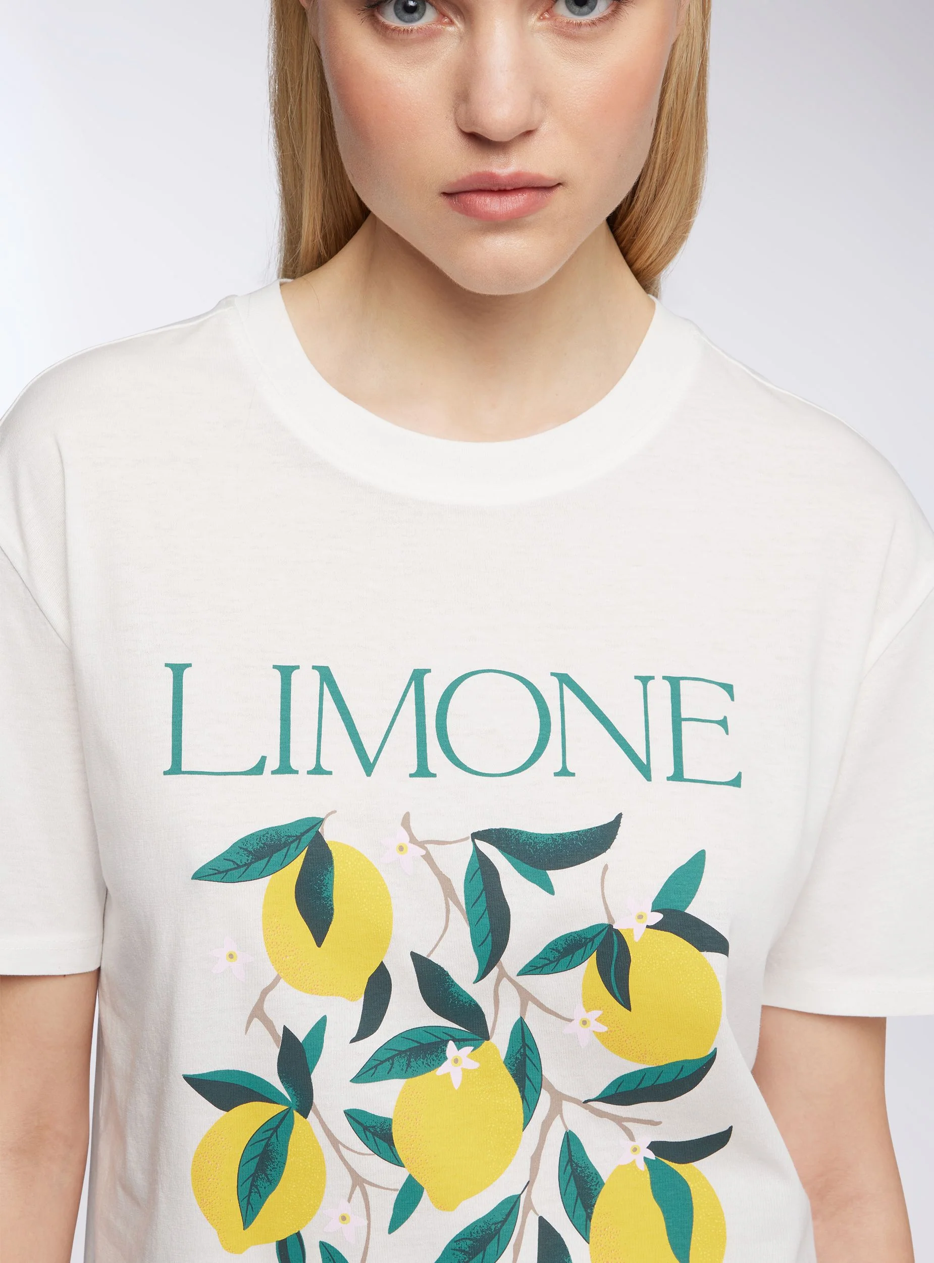 T-shirt ampia con stampa frutta - Image 2