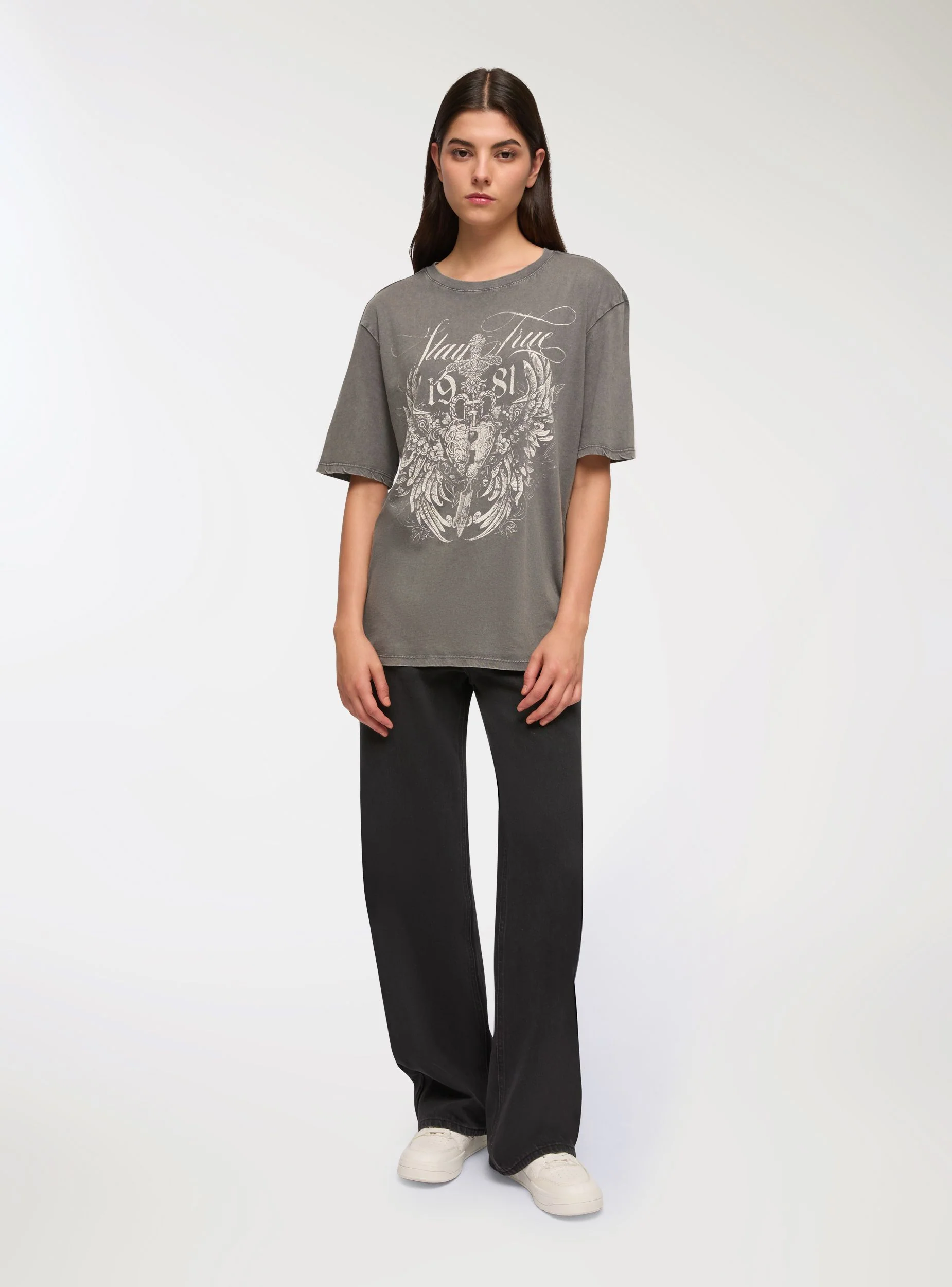 T-shirt ampia con stampa gotica