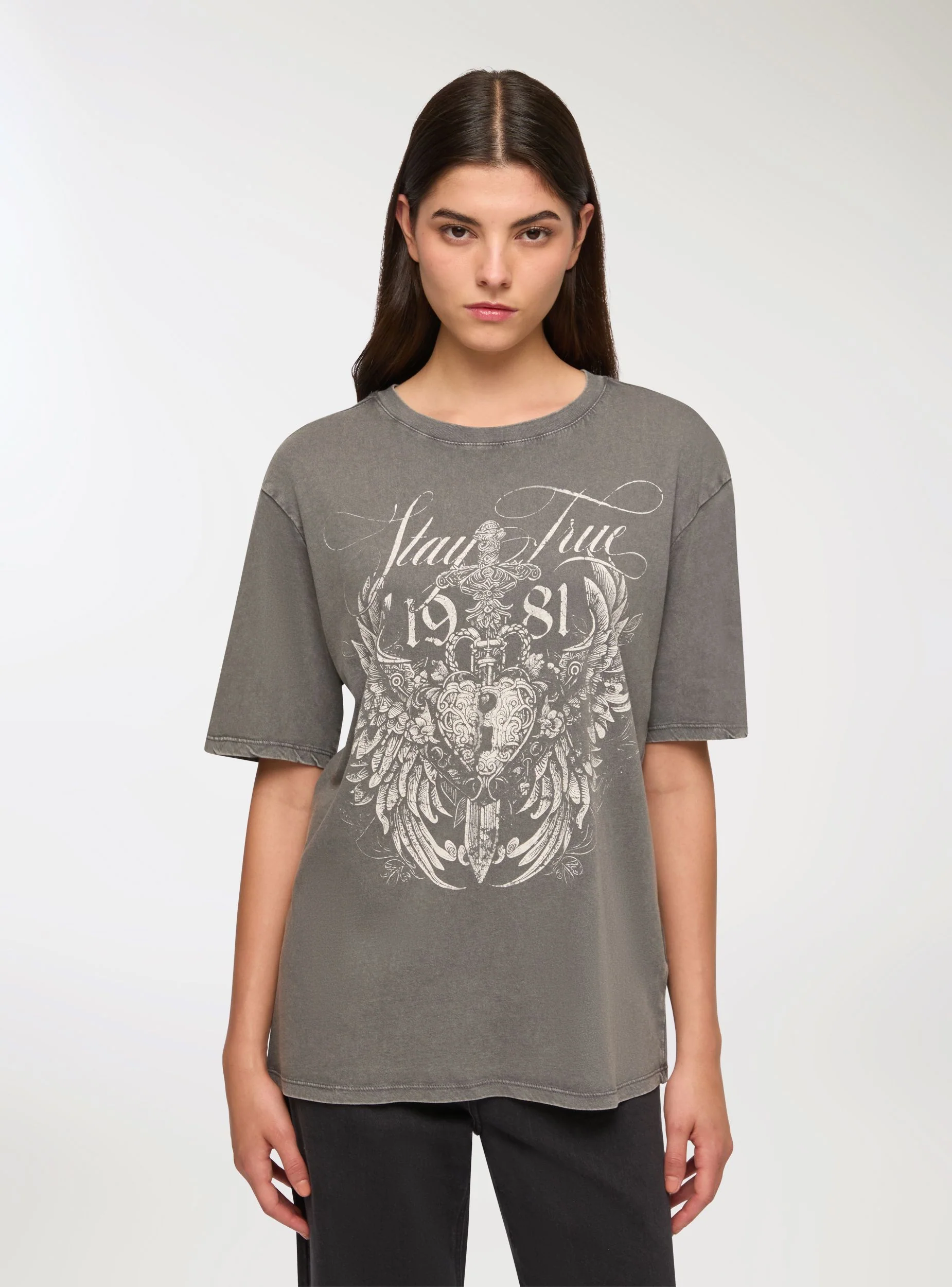 T-shirt ampia con stampa gotica - Image 2