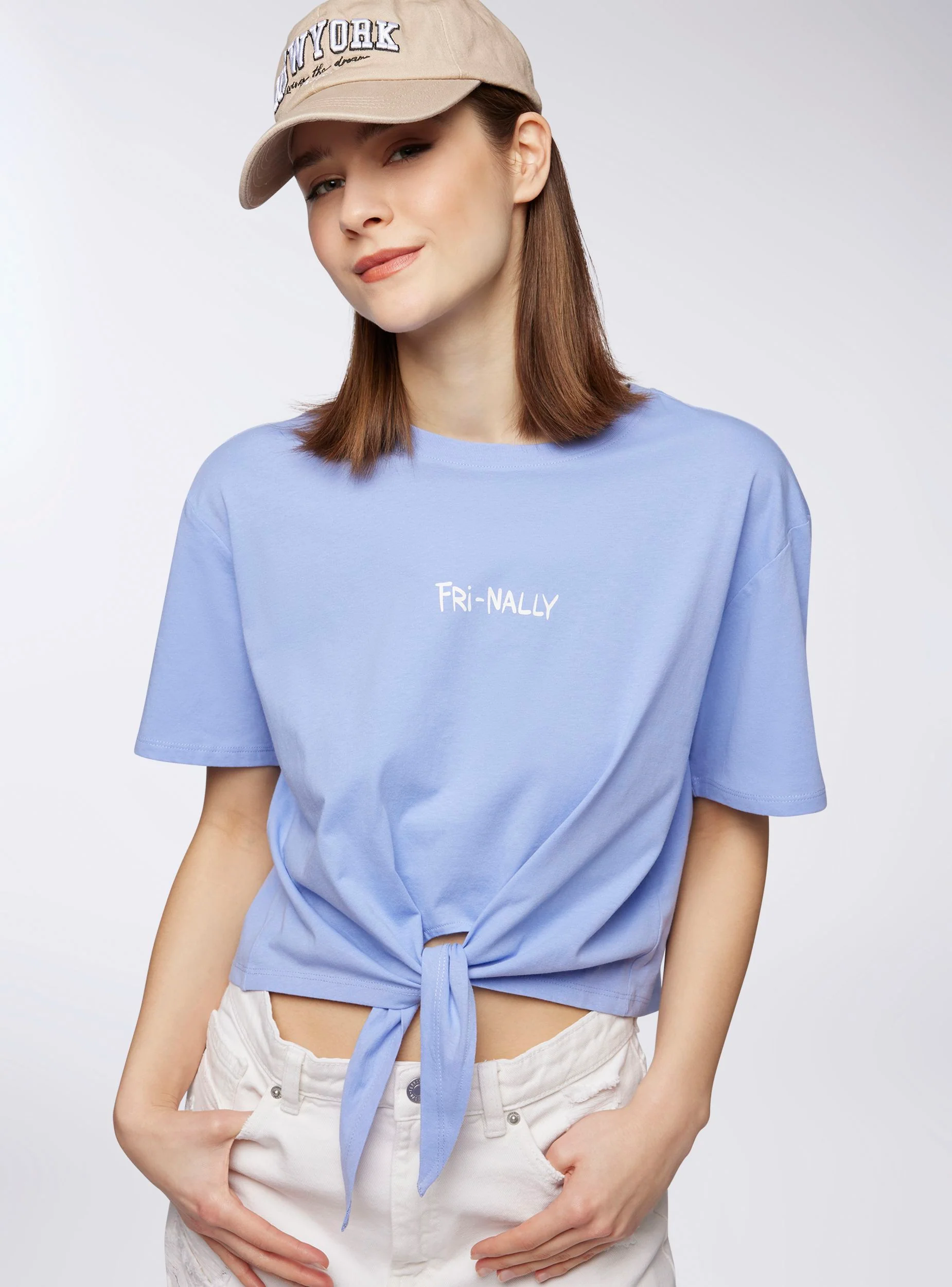 T-shirt ampia crop con nodo e scritta simpatica - Image 3