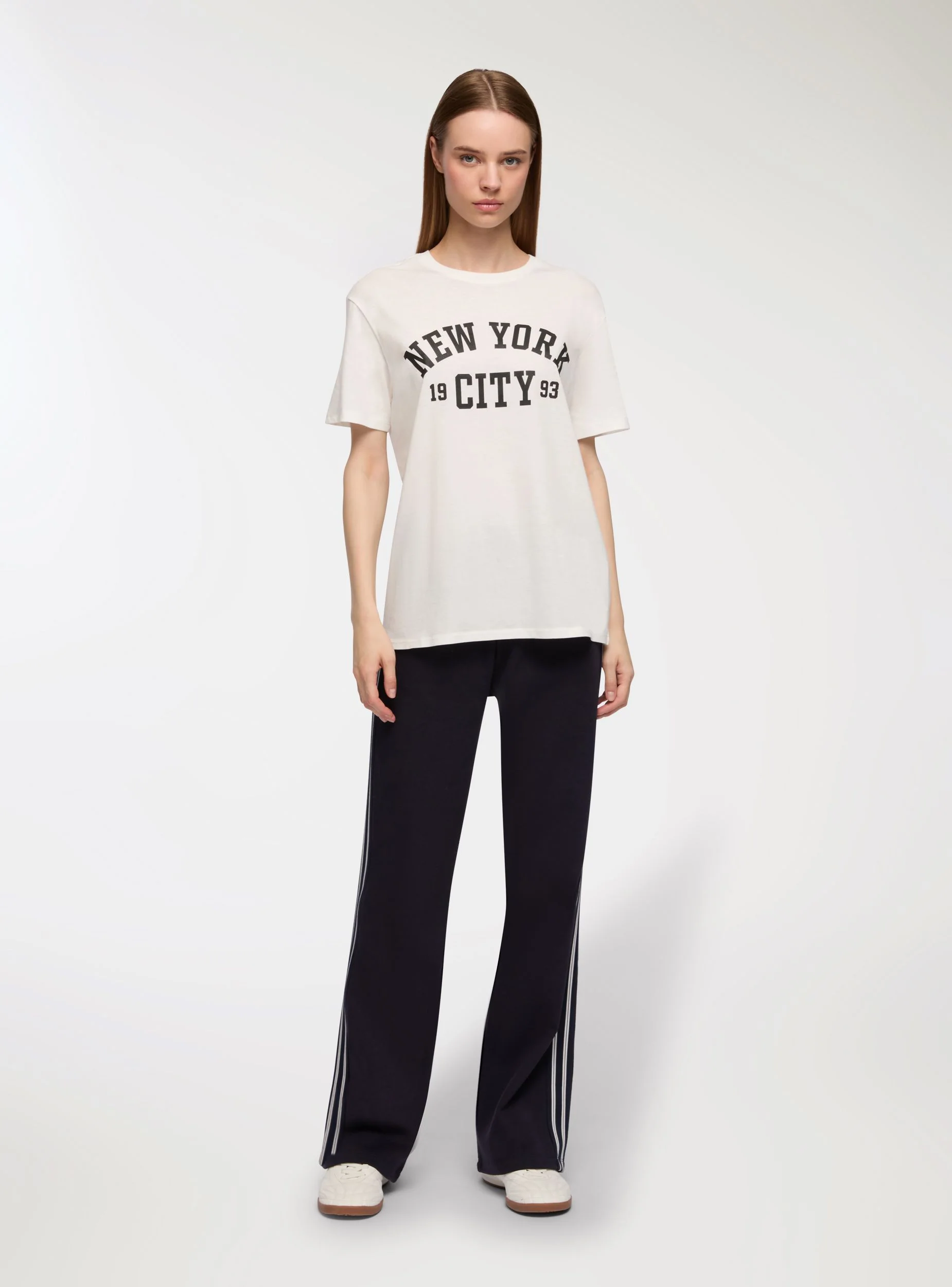 T-shirt ampia stampa college - Image 3