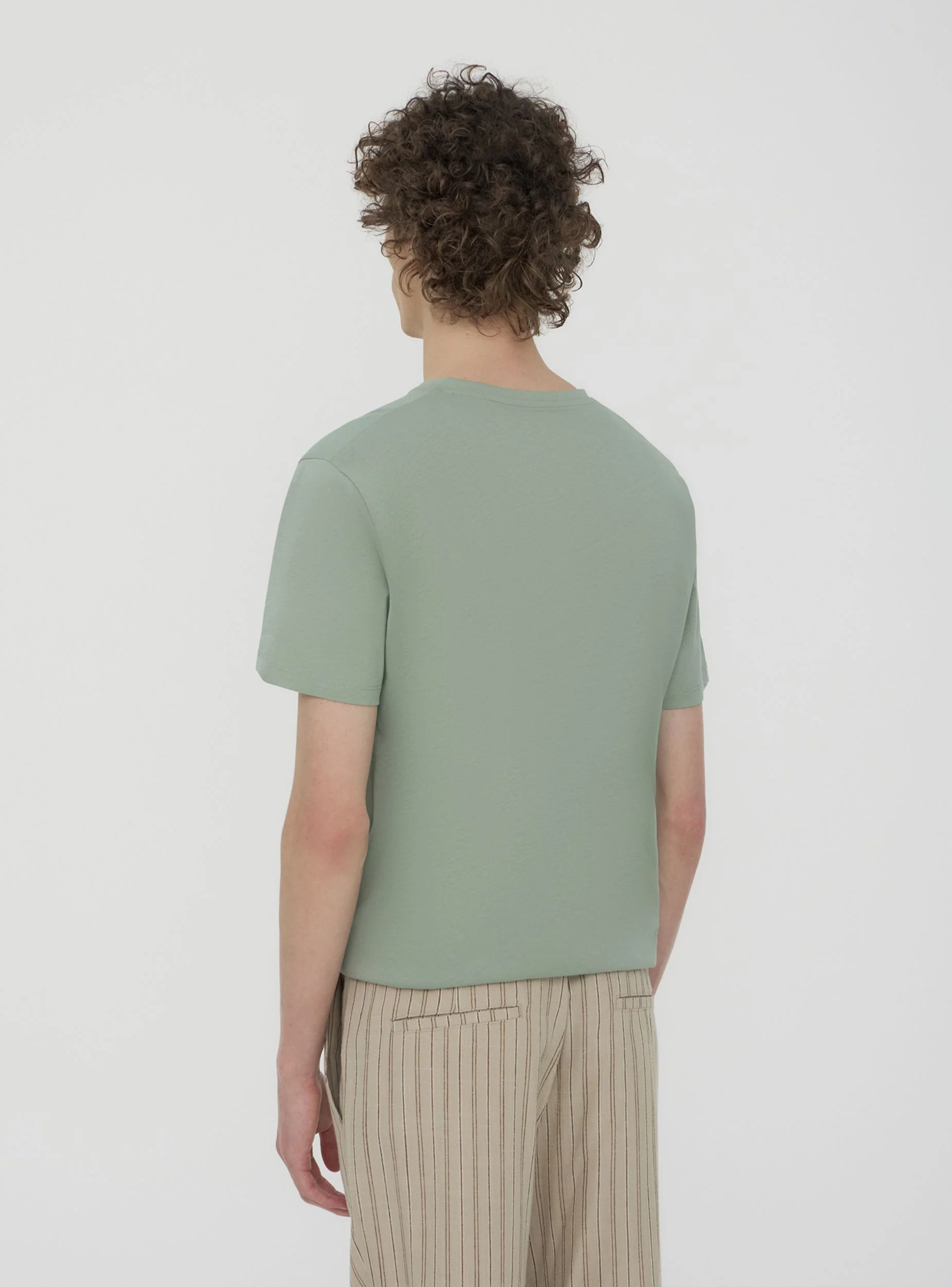 T-shirt basic con scollo a v - Image 2
