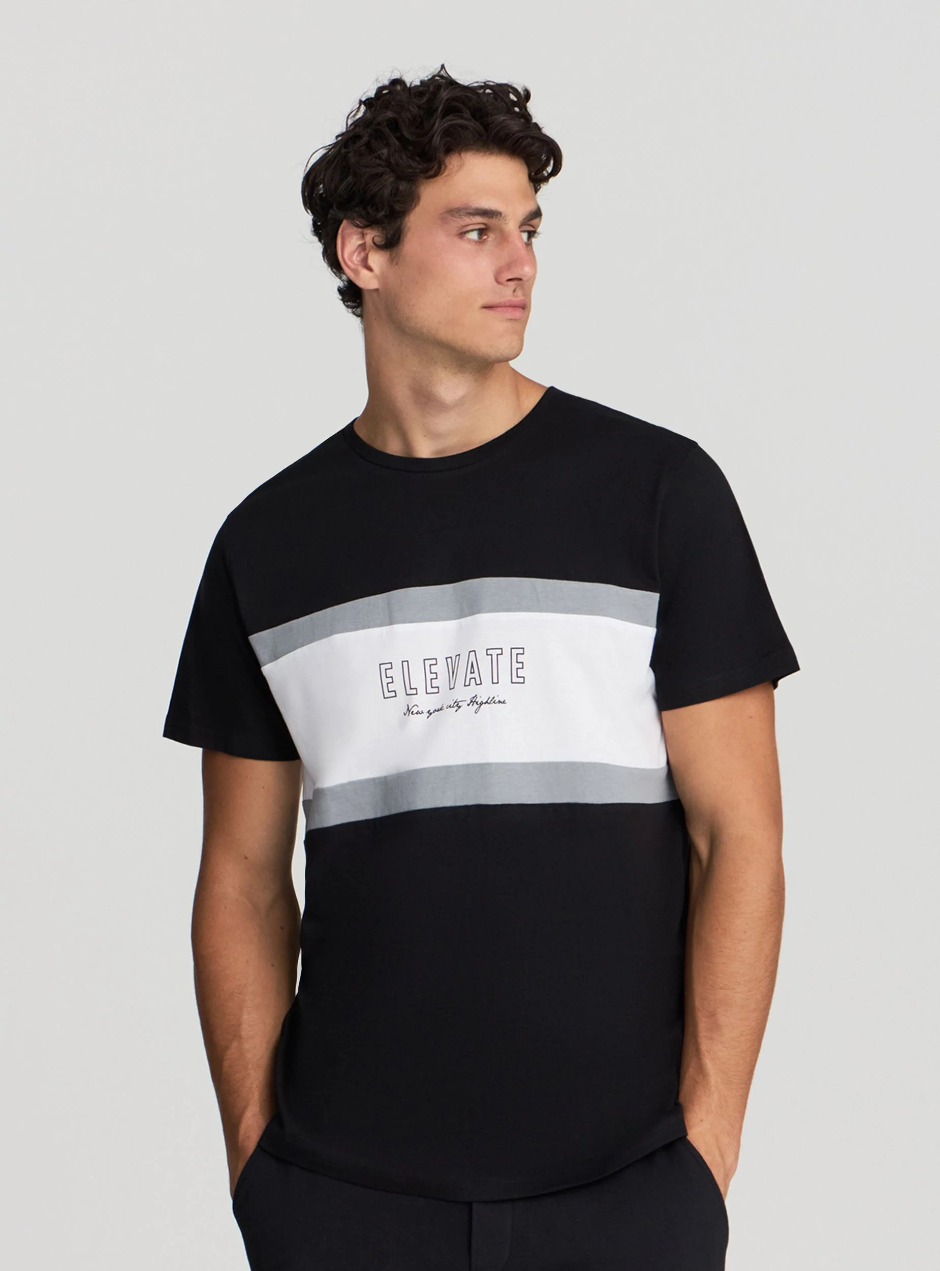 T-shirt block color con scrittta - Image 3