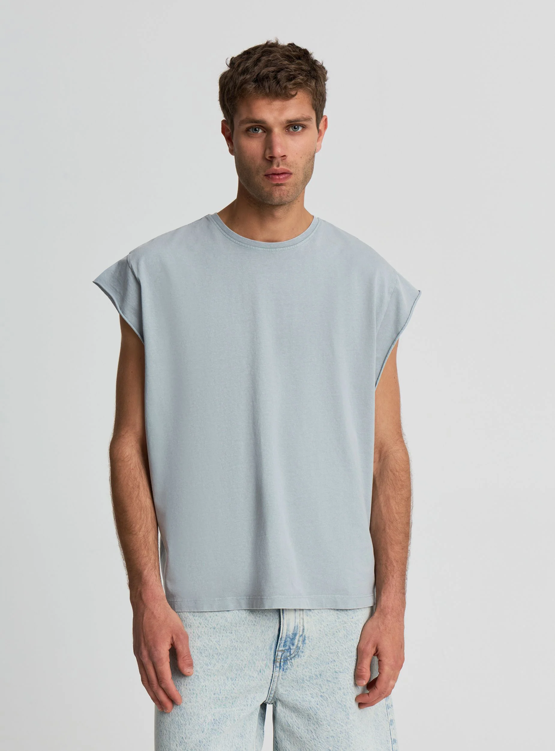 T-shirt boxy a tinta unita con maniche ad aletta - Image 2